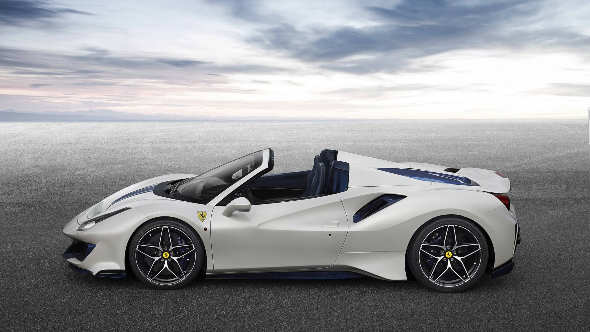 Ferrari-488-Pista-Spider-4 Ferrari 488 Pista Spider Makes Unexpected Premiere At Pebble Beach