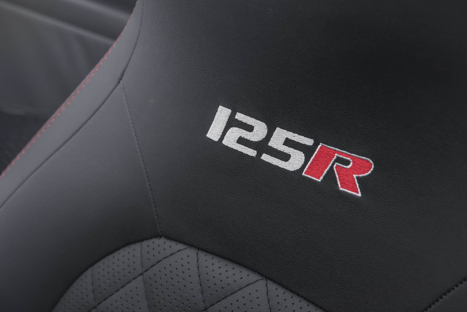 BRABUS-125R-b18aa0251 Brabus 125R Is The Mighty Mouse Of Smart Fortwo Cabrios With Almost Double The Power