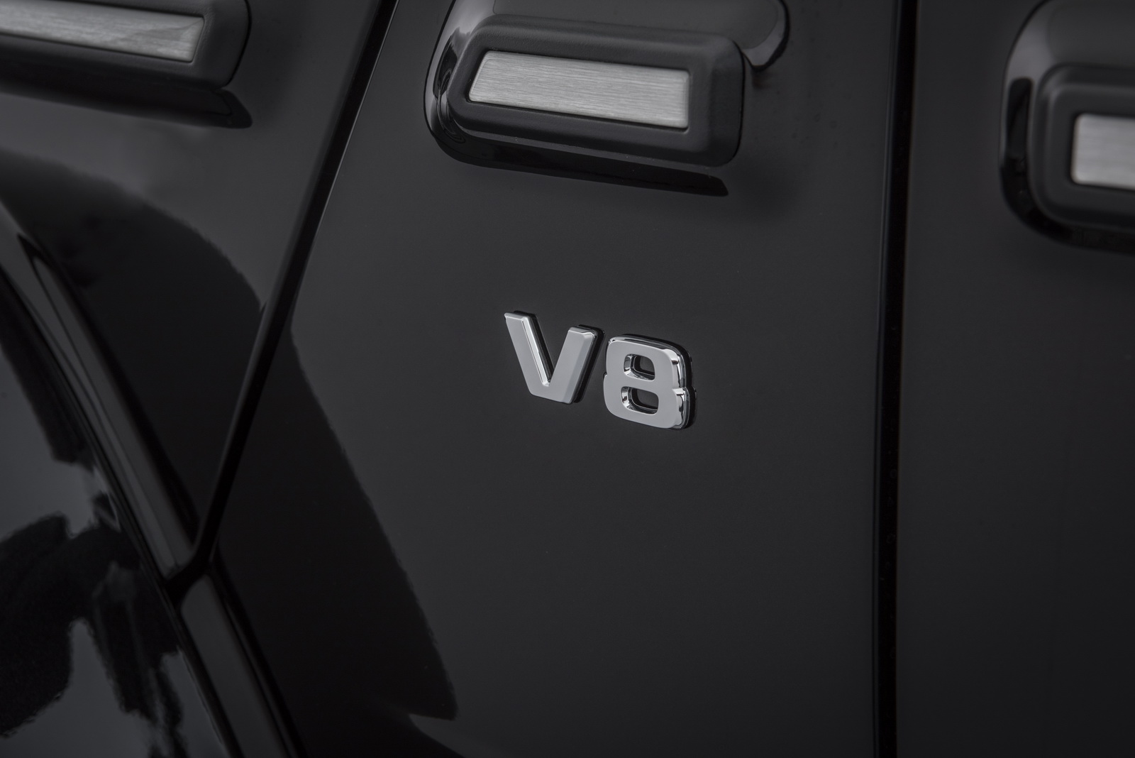 2019-mercedes-benz-g-class-brabus-tuning-11 Tired Of Tahoes? Mercedes G500 By Brabus Would Look Great In A Black-Ops Flick