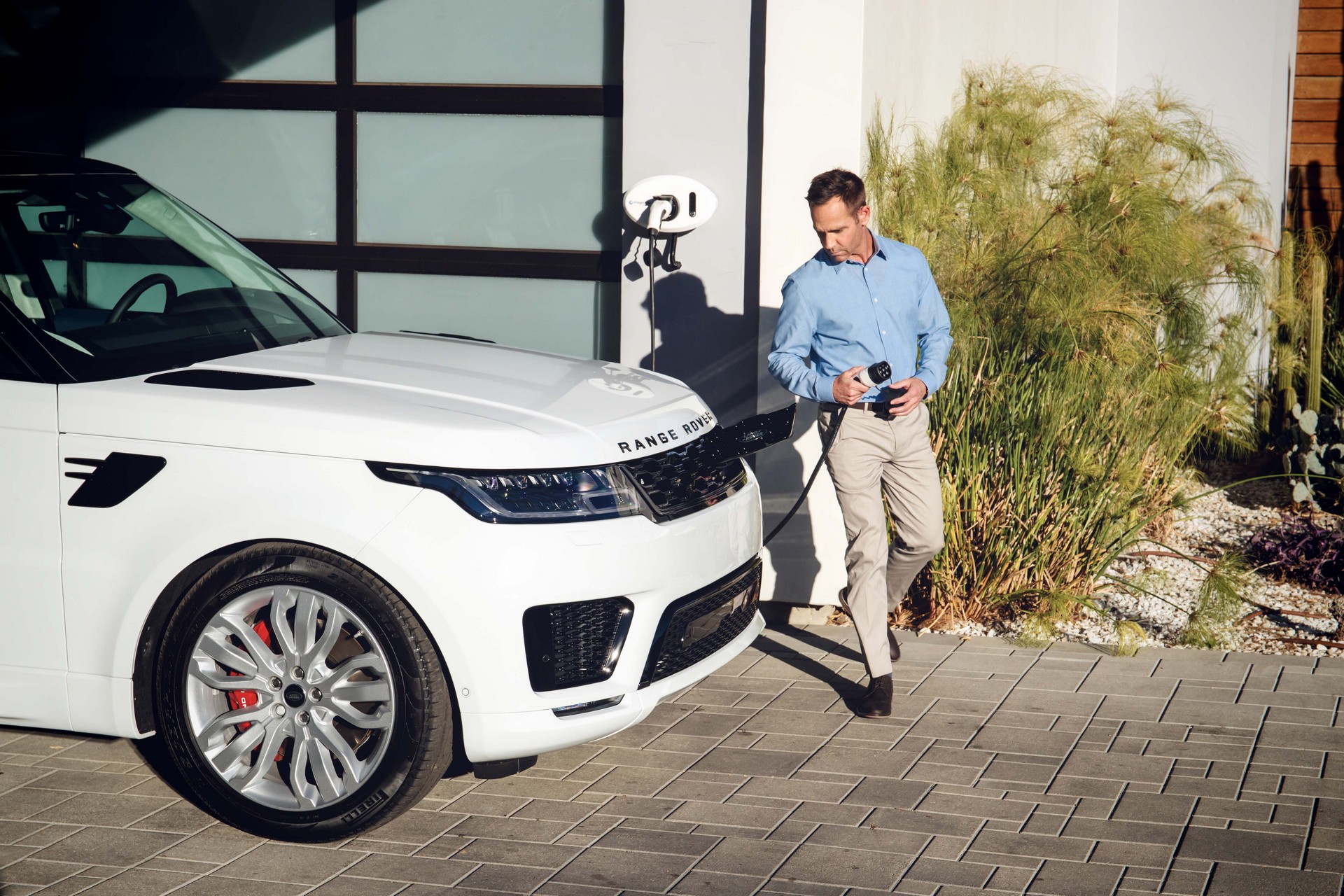 2019-Range-Rover-Sport-8 2019 Range Rover Sport Adds New PHEV Powertrain And Off-Road Technology