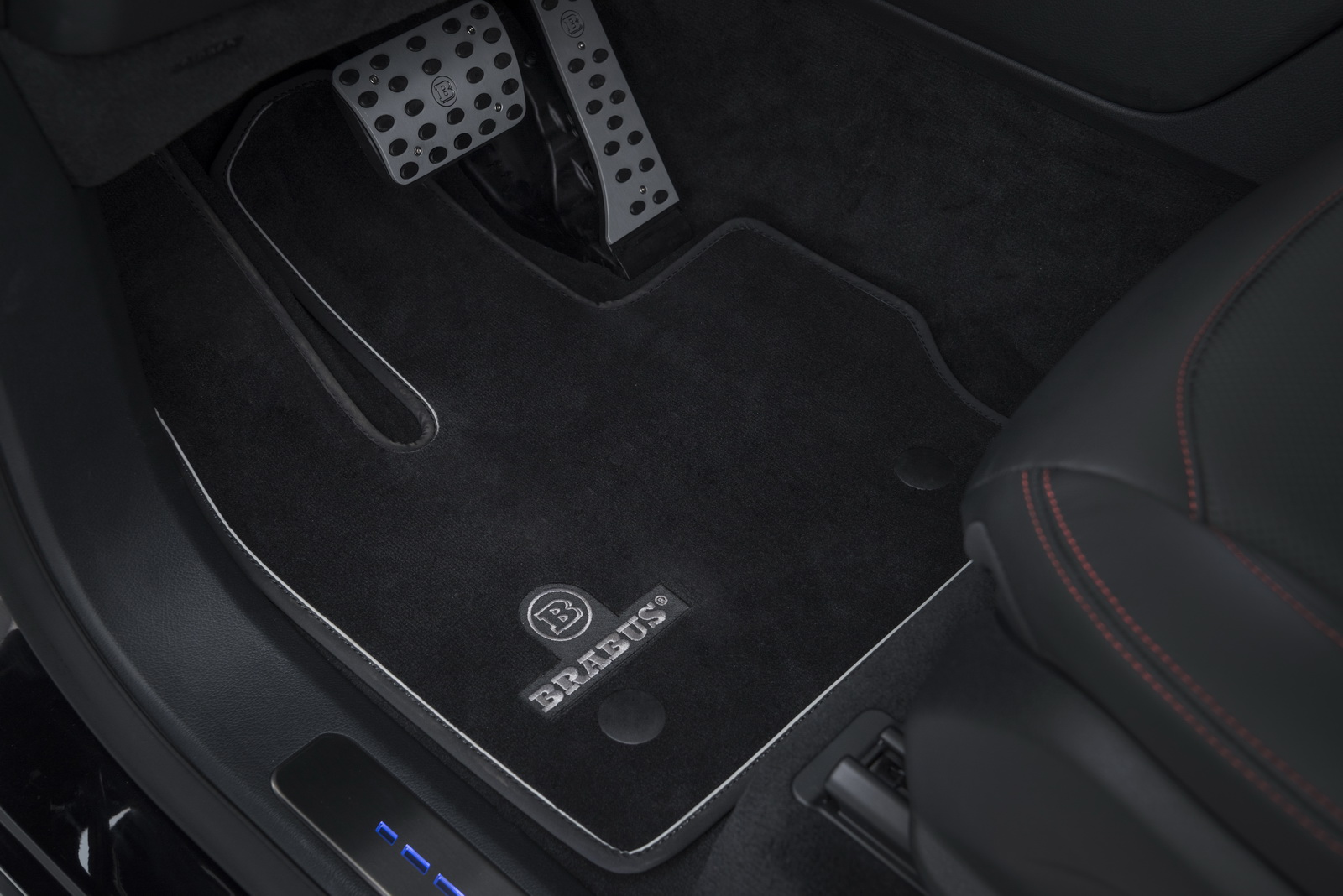 2019-mercedes-benz-g-class-brabus-tuning-38 Tired Of Tahoes? Mercedes G500 By Brabus Would Look Great In A Black-Ops Flick