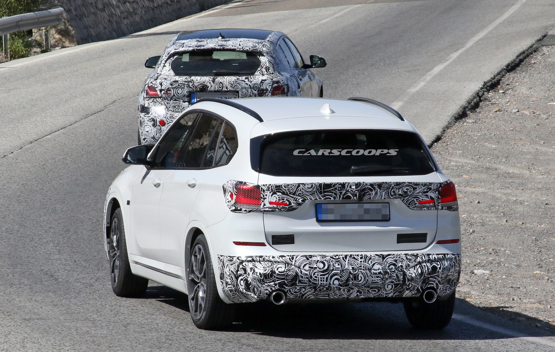 2019-bmw-x1-new-spy-shots-10 Refreshed BMW X1 Getting Larger Infotainment Display, New Shifter