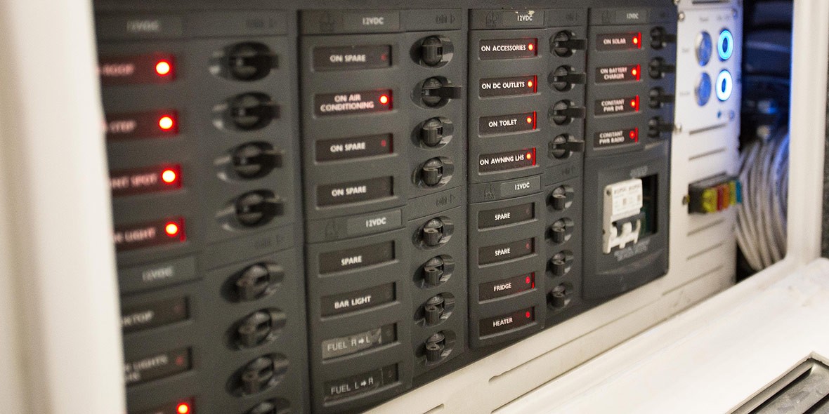 Mercedes-Unimog-EarthCruiser-12 This Unimog-Based RV Is Fit For The End Of The World