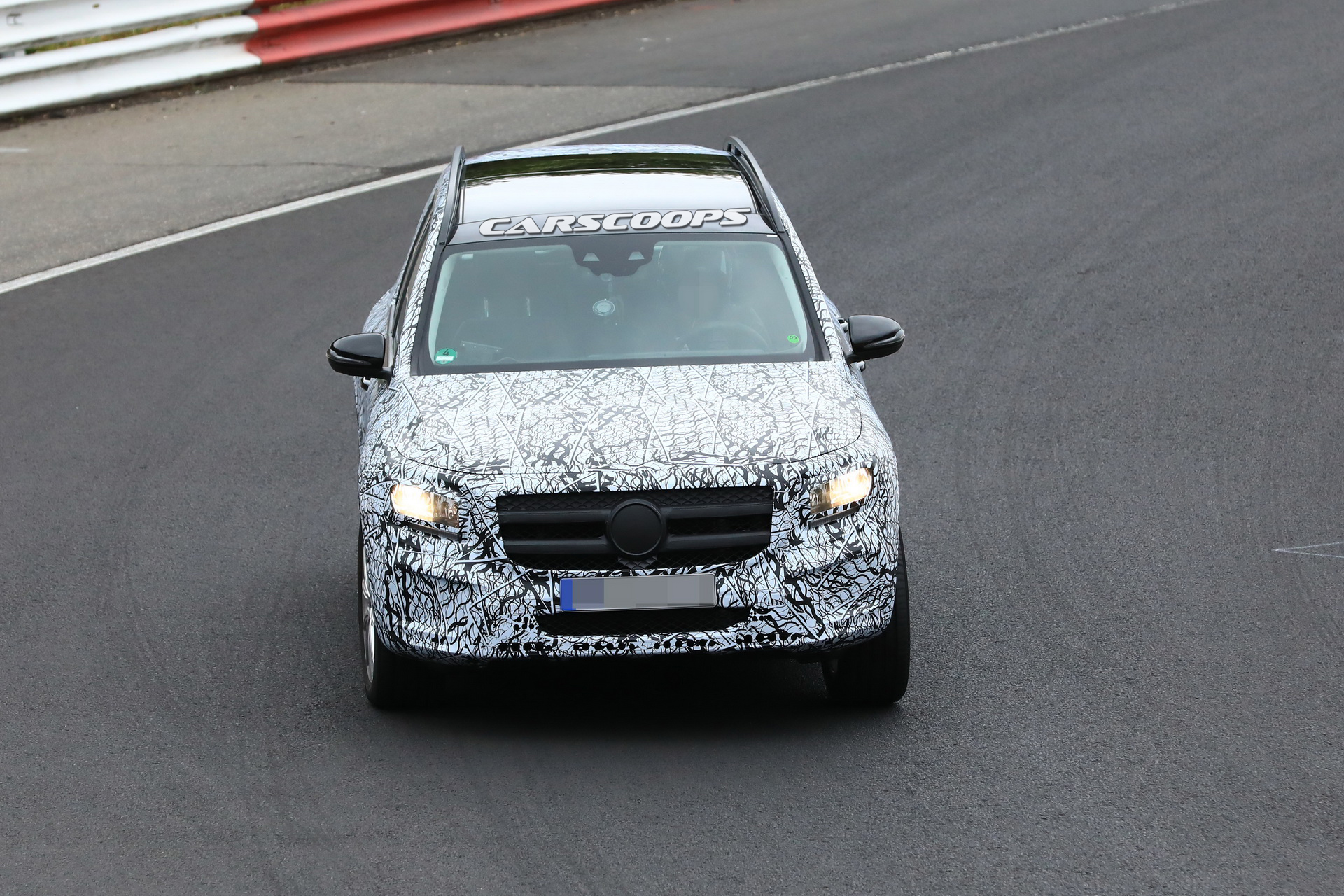 Mercedes-GLB-Scoop-19 2019 Mercedes GLB Sheds More Camo, Shows Off Its Boxy Lines