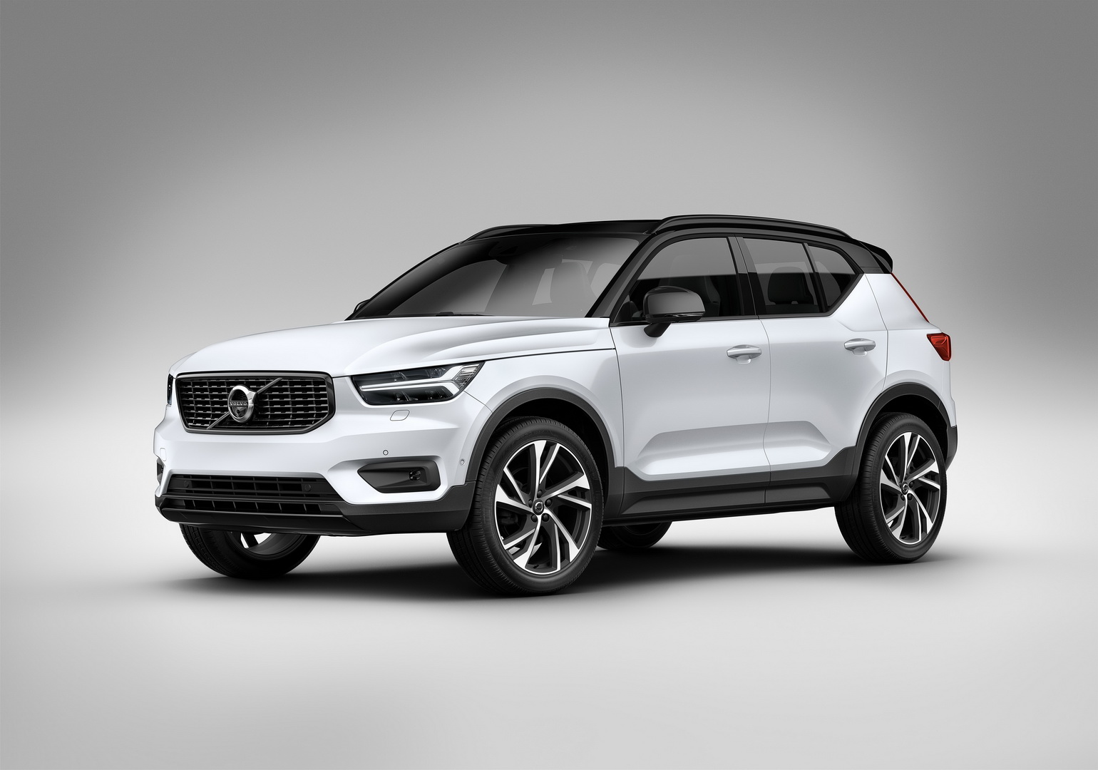 沃尔沃全新XC40外观 Volvo XC40 Gains Three-Cylinder Engine In T3 Flavor
