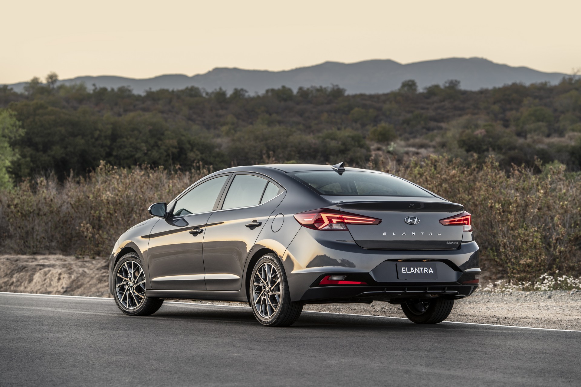 2019 Hyundai Elantra-13 2019 Hyundai Elantra Gets A Bold New Facelift And Updated Technology