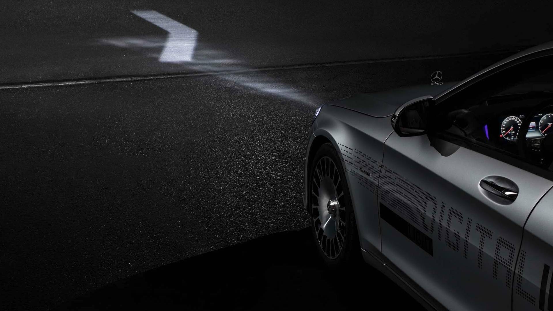Mercedes-Benz-Digital-Light-12 Don’t Speak; Just Let Your New Merc’s Headlights Do All The Talking