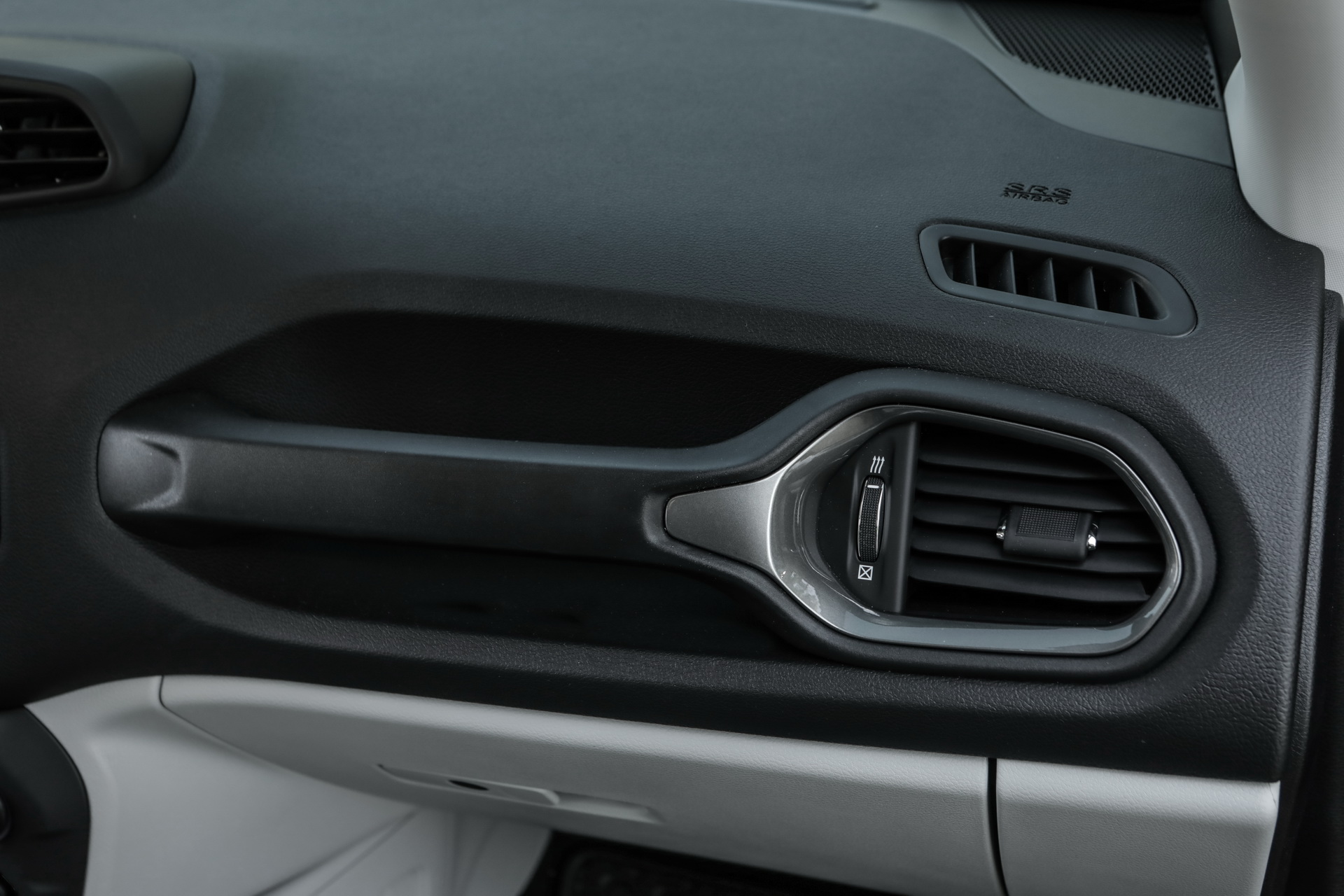 2019-Jeep-Renegade-32 2019 Jeep Renegade: Here’s What The Facelifted Model Costs In The UK