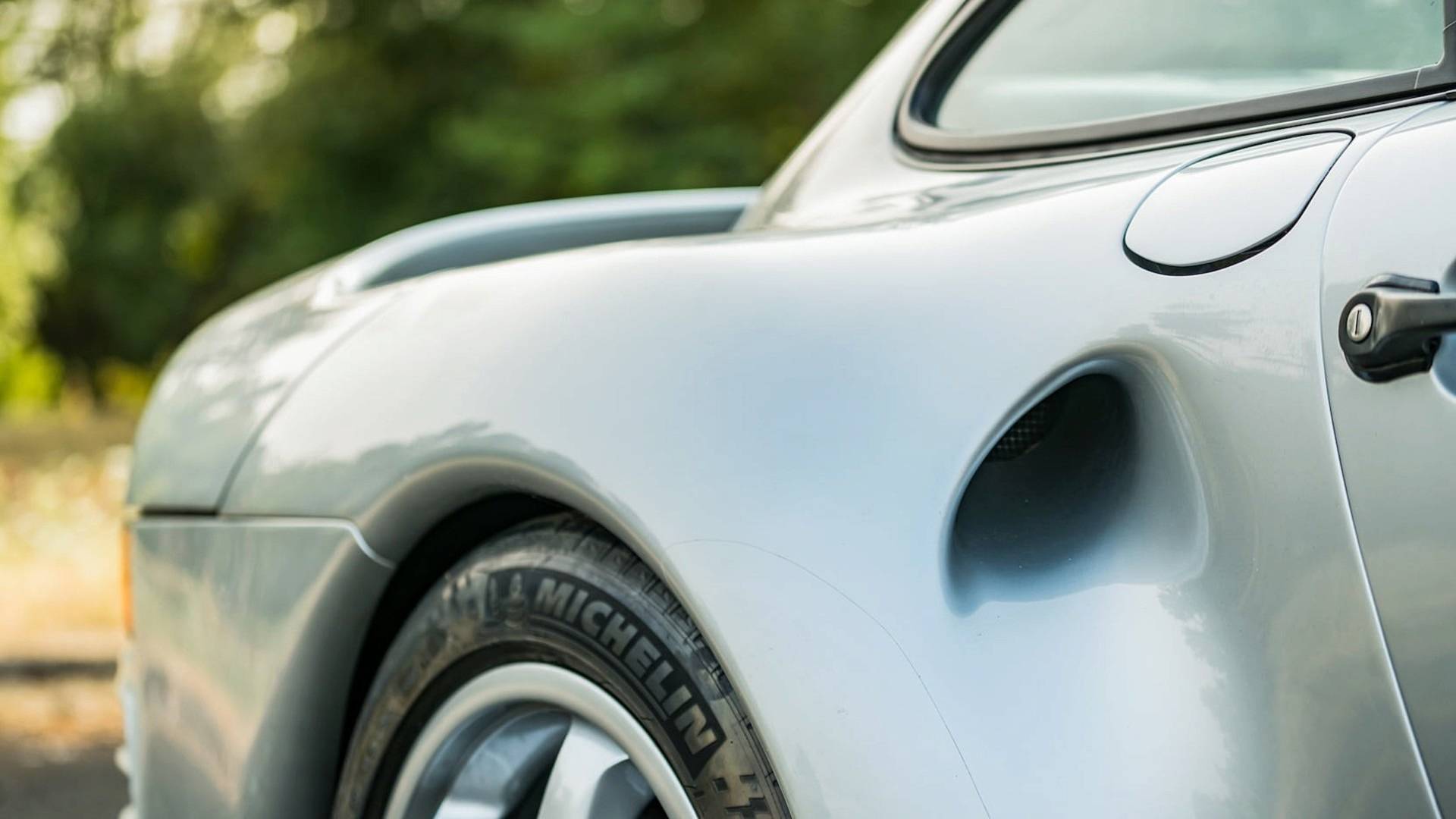 Porsche-959-Komfort-Crashed-1 Crashed Porsche 959 Komfort Sells For Almost Half A Million Dollars