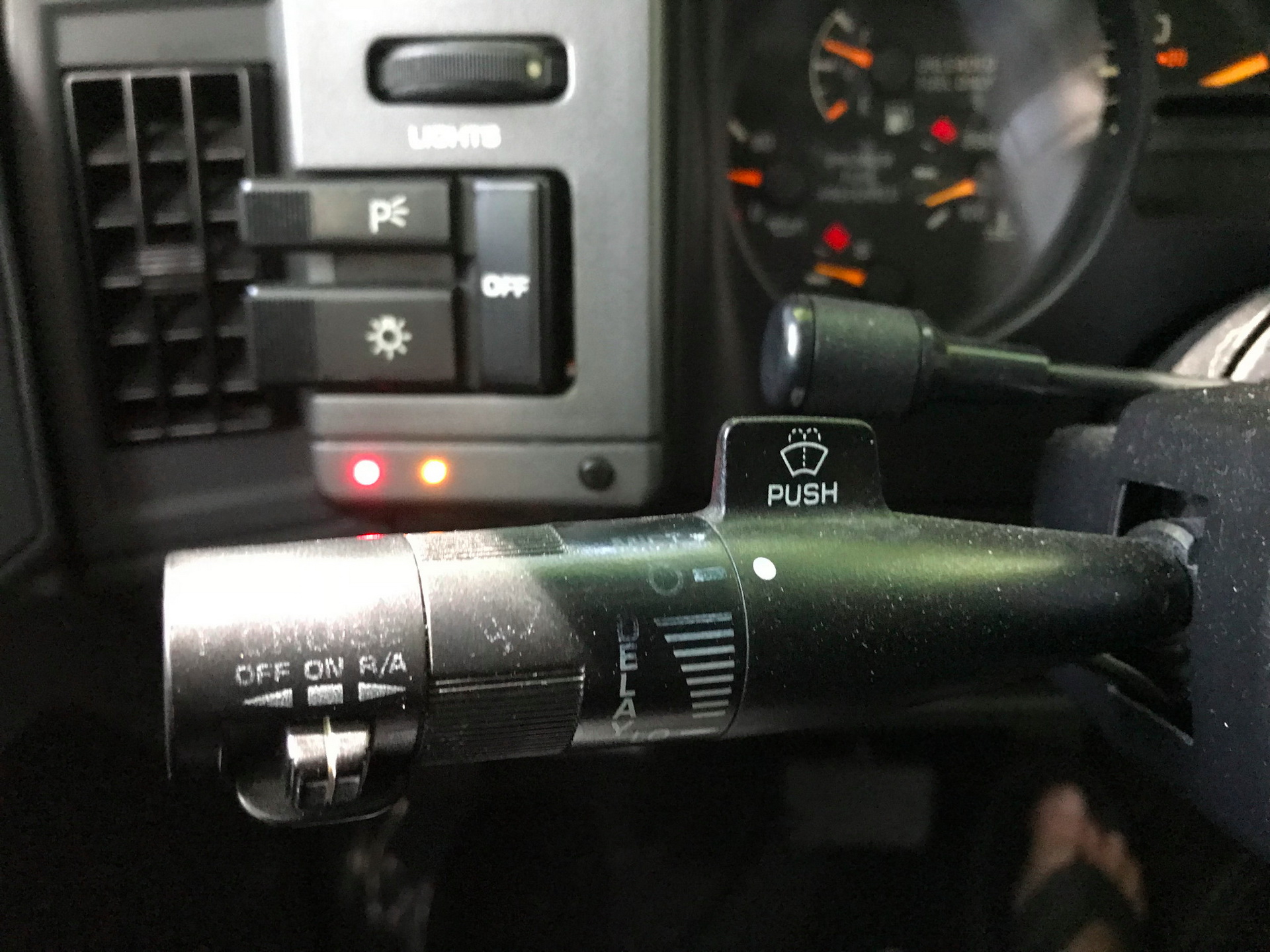 1993-gmc-typhoon-bat-auction-41 GMC Typhoon Turbo AWD Is Your 1990s Sleeper SUV