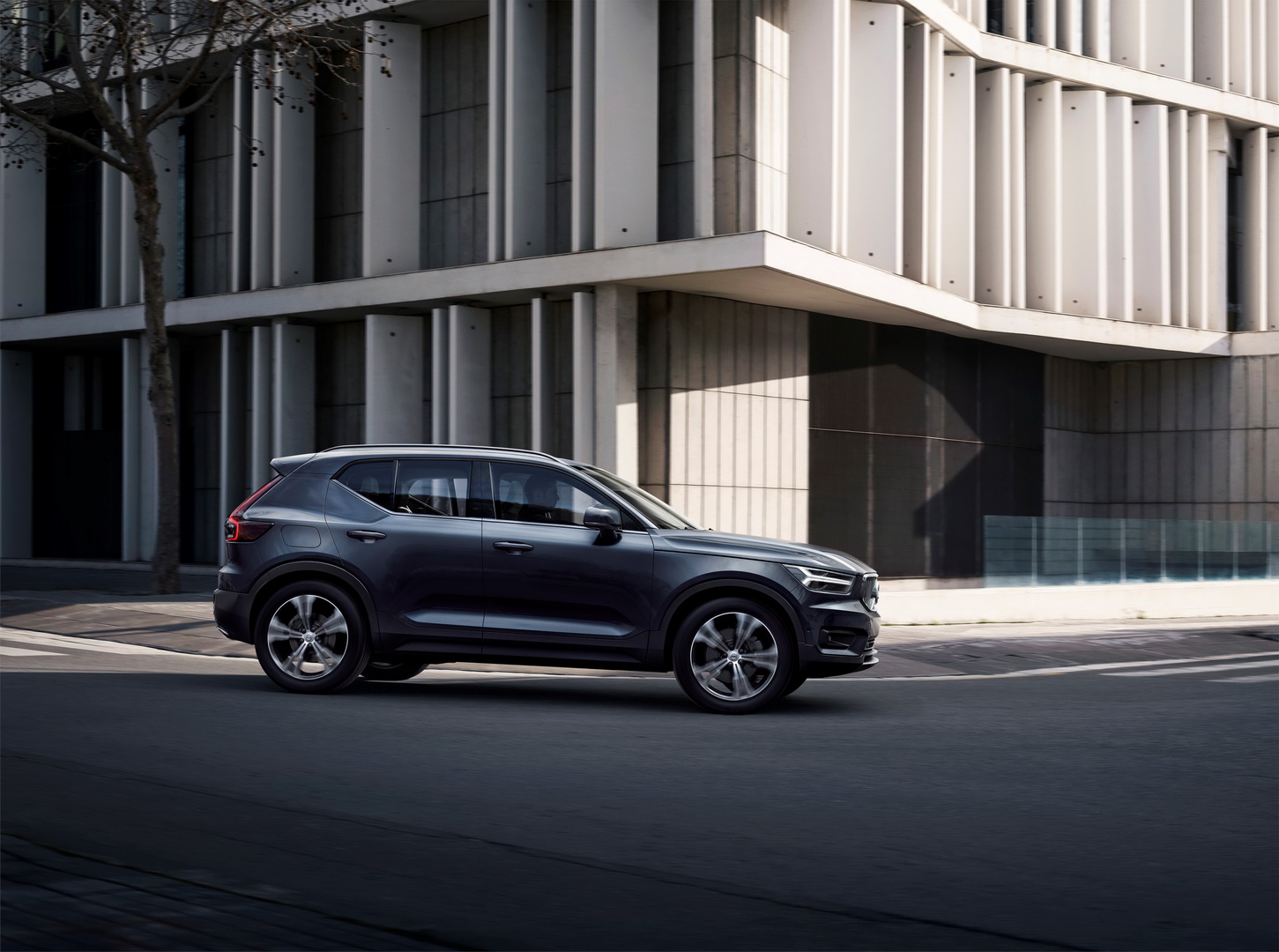 New Volvo XC40 - exterior Volvo XC40 Gains Three-Cylinder Engine In T3 Flavor