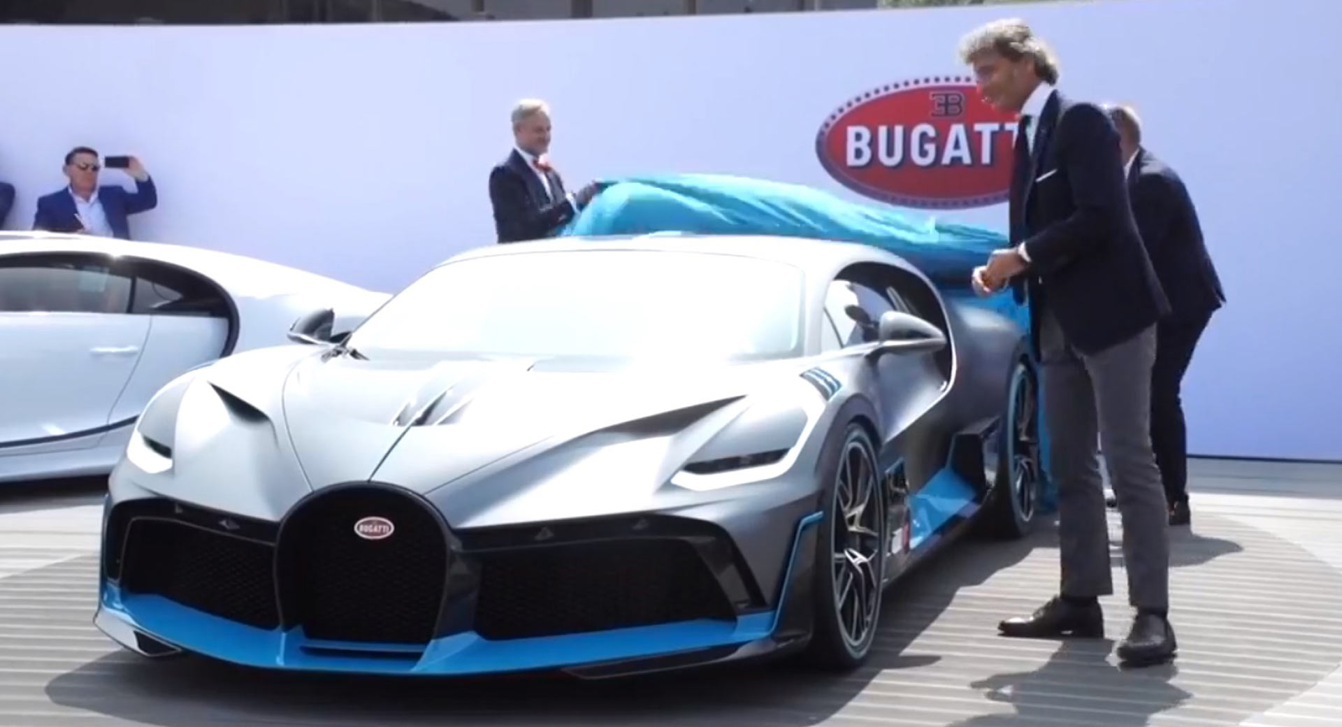Bugatti-Divo-Live Bugatti Divo Debuts With 1500 HP, Production Limited To 40 Units