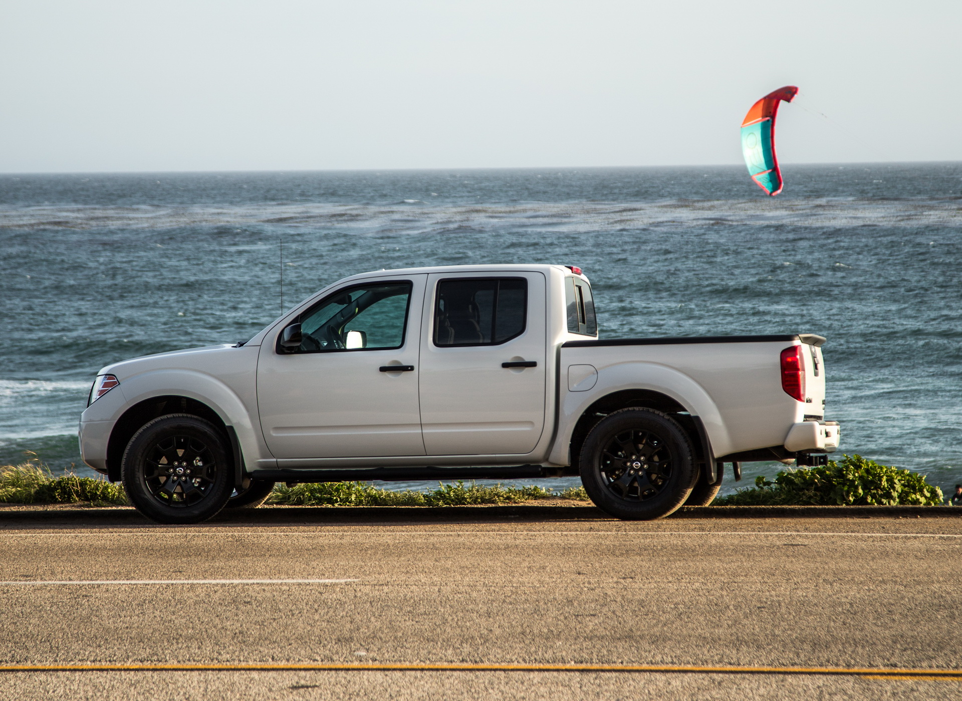 2019-Nissan-Frontier-10 2019 Nissan Frontier: America’s Most Affordable Pickup Offers More Interior Tech For The Same Price