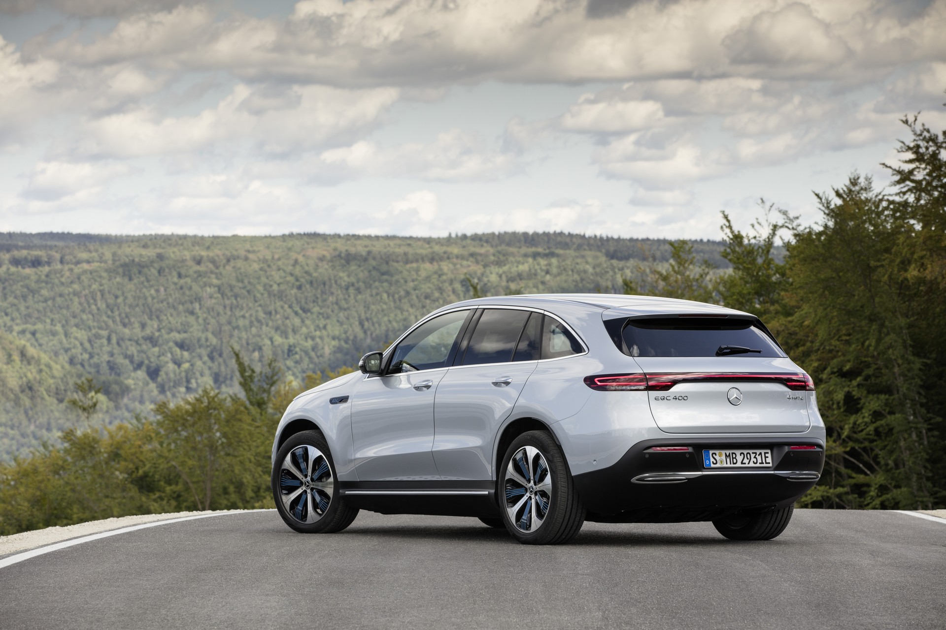Mercedes-EQC-42 Mercedes Enters The Electric Era With All-New EQC Crossover