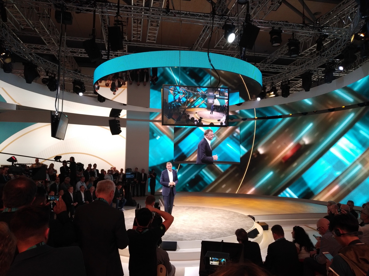 traton-group-2018-iaa-198 VW Truck & Bus Becomes TRATON Group, Wants To Revolutionize Global Transportation