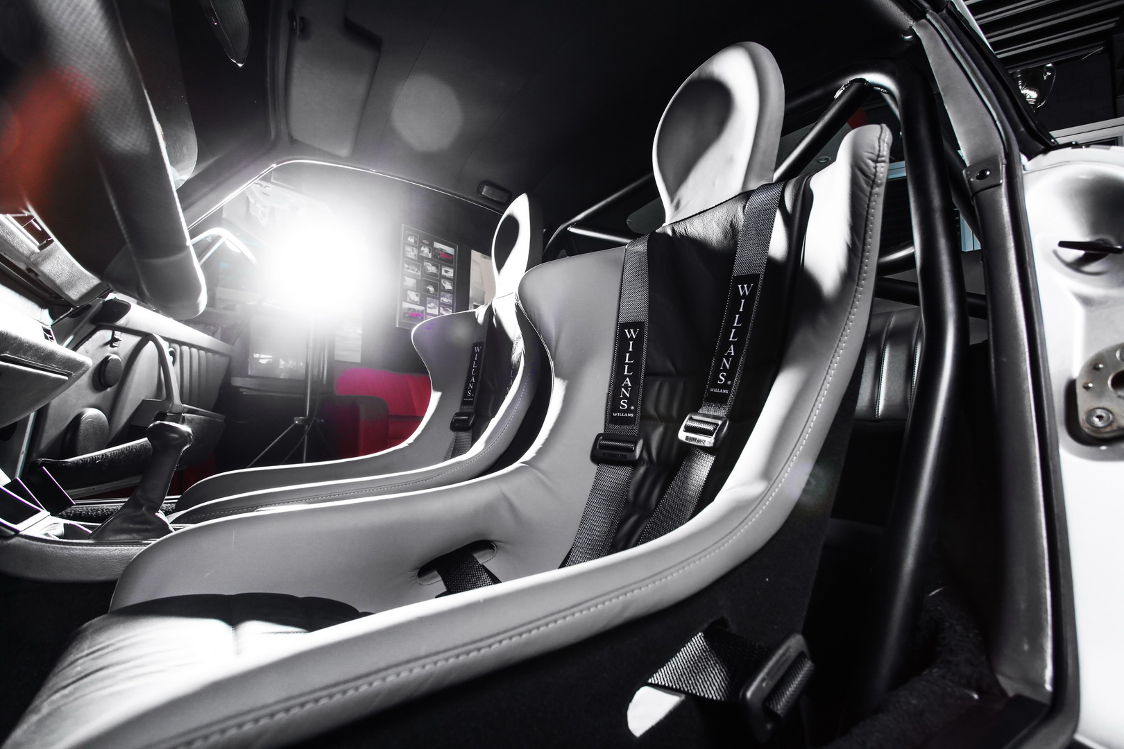 porsche-935-replica-dp-motorsport-19 DP Motorsport Transforms Porsche 965 Into Street-Legal 935 Replica