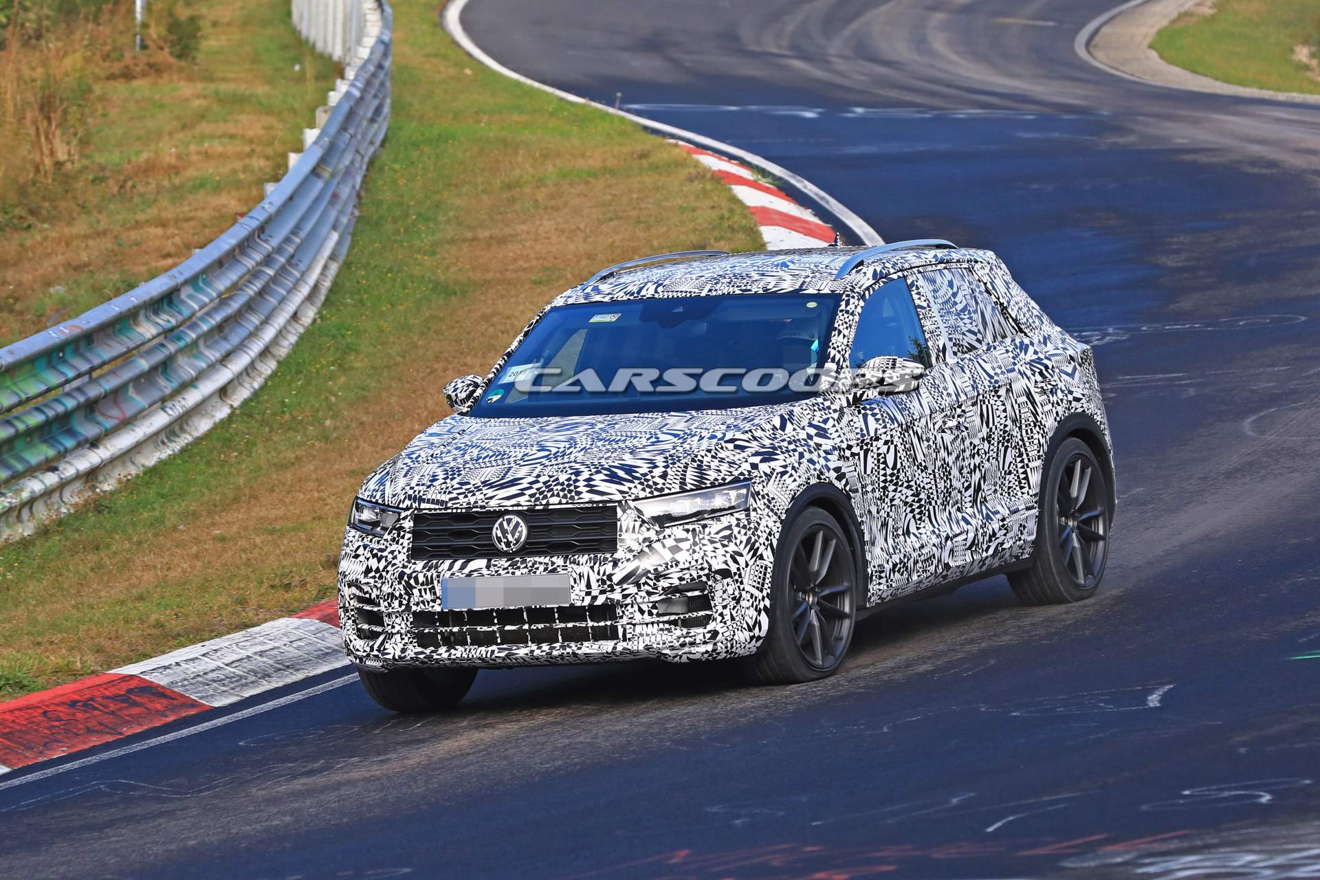 VW-T-Roc-R-spy-shots-28 VW T-Roc R Parades Final Production Body At The Nürburgring