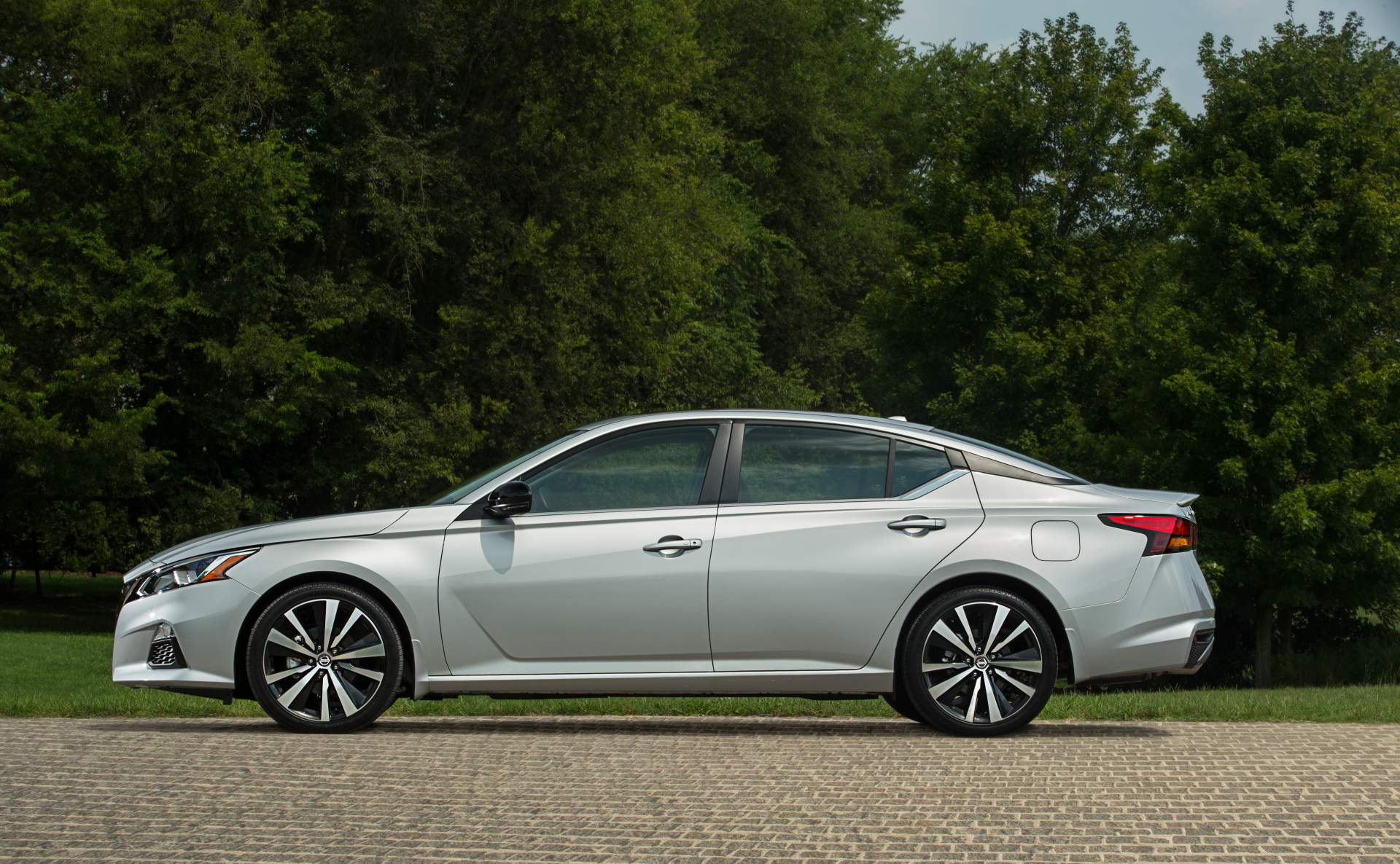 2019-Nissan-Altima-4 2019 Nissan Altima Starts From $23,750, Sales Commence On October 3