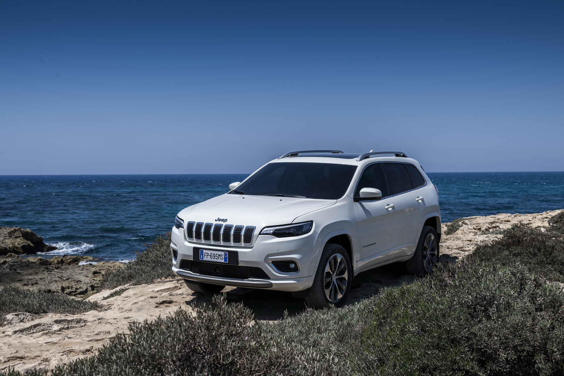 New Jeep Cherokee 2019-36 Europe’s 2019 Jeep Cherokee Gains New 150 PS 2.2L Diesel