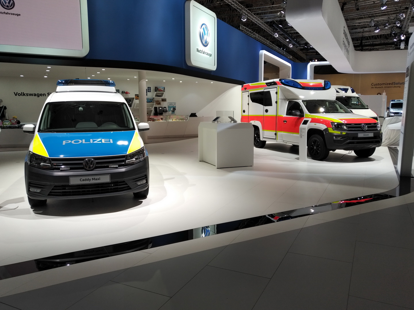 traton-group-2018-iaa-171 VW Truck & Bus Becomes TRATON Group, Wants To Revolutionize Global Transportation