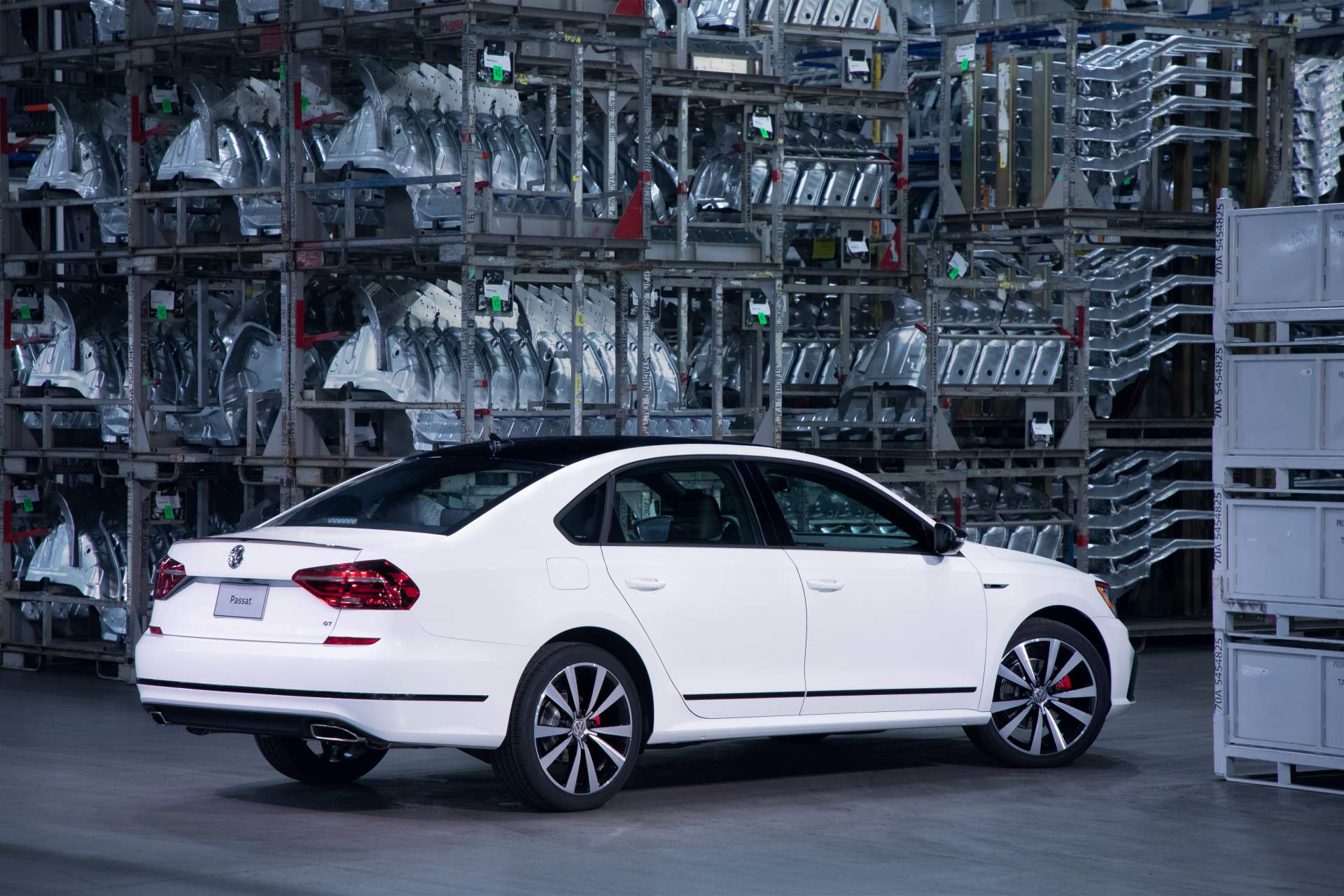 2018-VW-Passat-GT-4 VW Cuts 2019 Passat Lineup To Just Two Trim Levels, Drops V6 Option