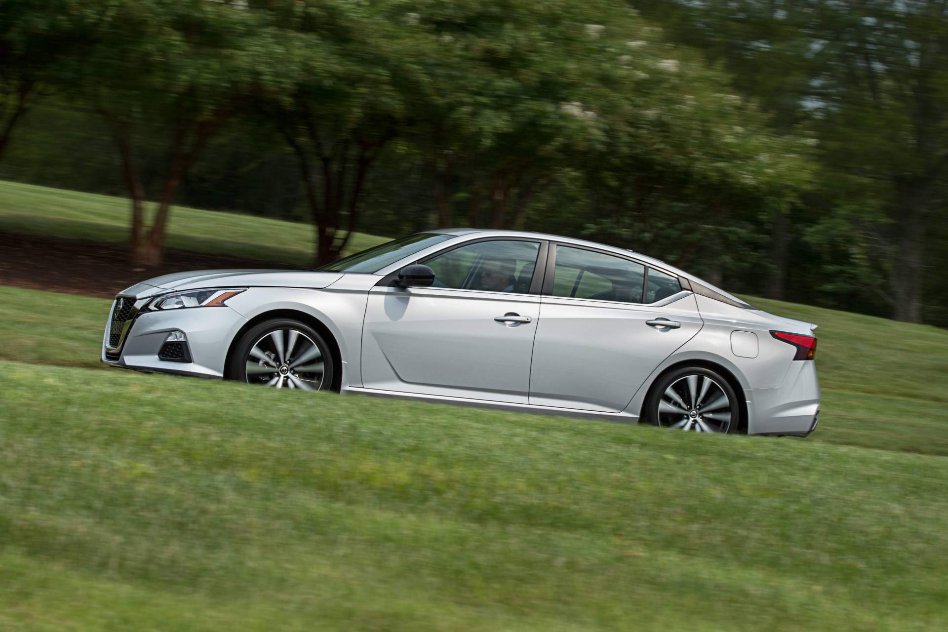 2019-Nissan-Altima-12 2019 Nissan Altima Starts From $23,750, Sales Commence On October 3