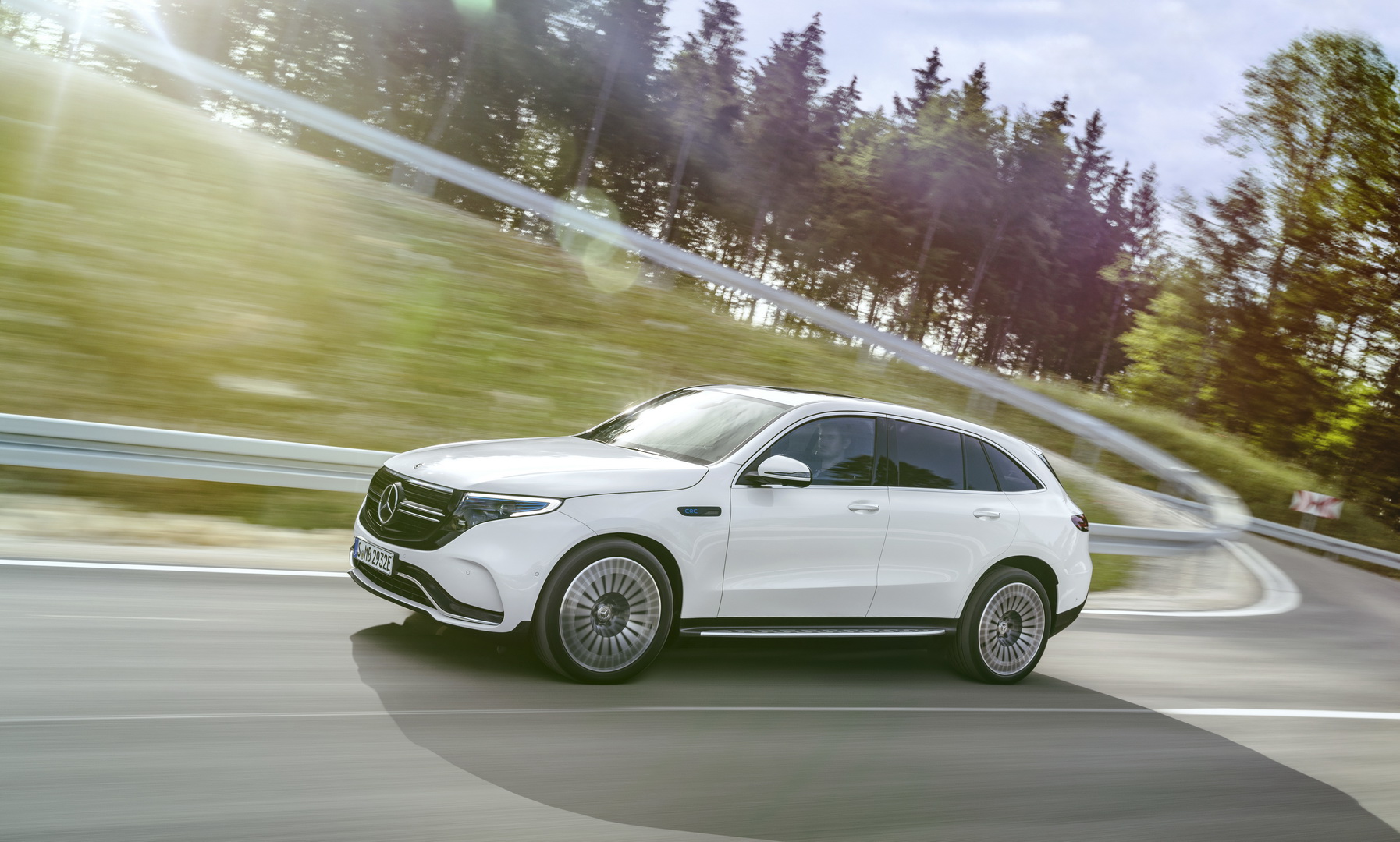 Der neue Mercedes-Benz EQC - der erste Mercedes-Benz der Produkt- und Technologiemarke EQ
The new Mercedes-Benz EQC - the first Mercedes-Benz under the product and technology brand EQ All-New Mercedes-Benz B-Class Confirmed For Paris Auto Show