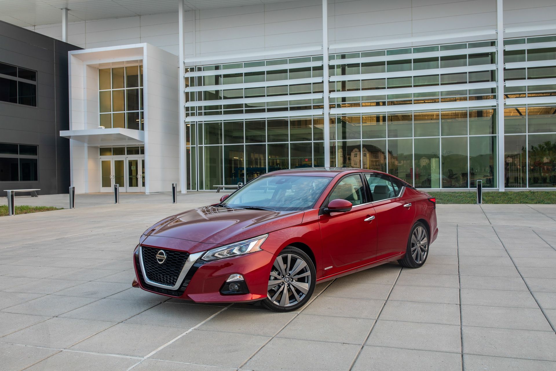 2019-nissan-altima-to-challenge-sedan-slump-1 Nissan Expects Sedans To Bounce Back As Younger Buyers Don’t Want “Daddy’s” Crossover