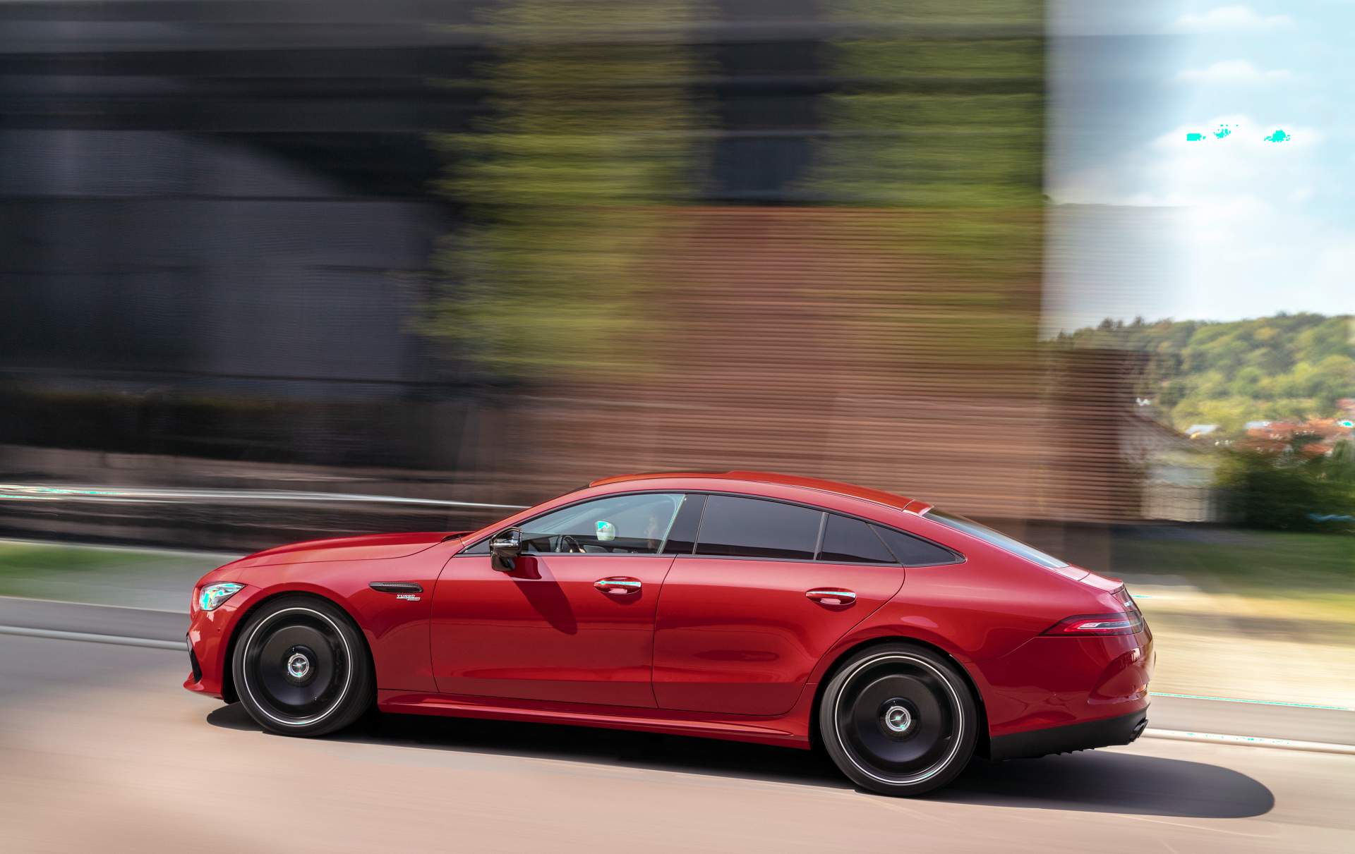 Verkaufsstart für neue Mercedes-AMG GT 4-Türer Coupé Modelle: Sportwagen-Portfolio wächst weiterSales launch of the new Mercedes-AMG GT 4-door Coupé models: Sports car portfolio continues to grow The Most “Affordable” Mercedes-AMG GT 4-Door Costs €95,260