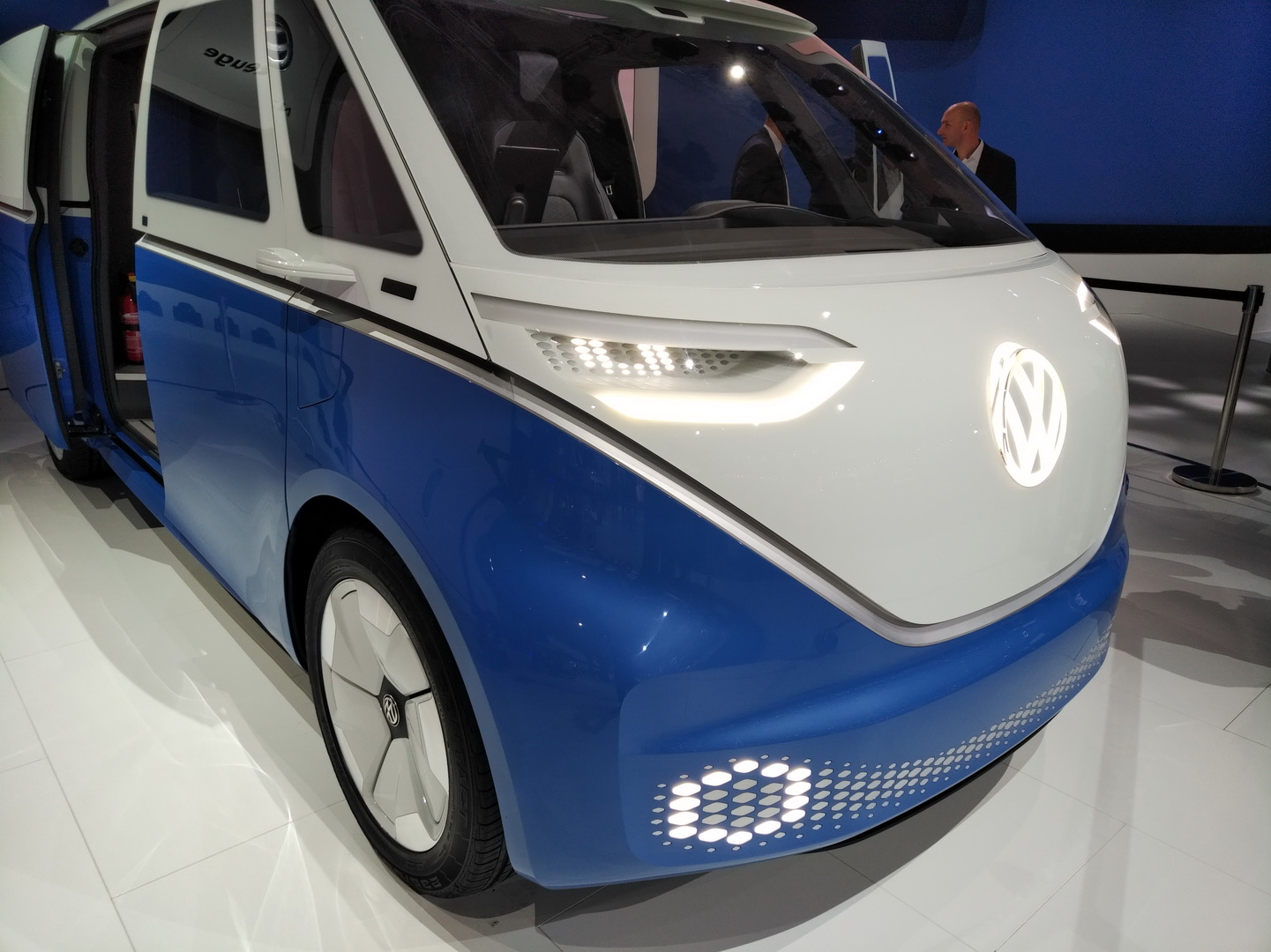 2018-vw-id-buzz-cargo-concept-17 VW Truck & Bus Becomes TRATON Group, Wants To Revolutionize Global Transportation