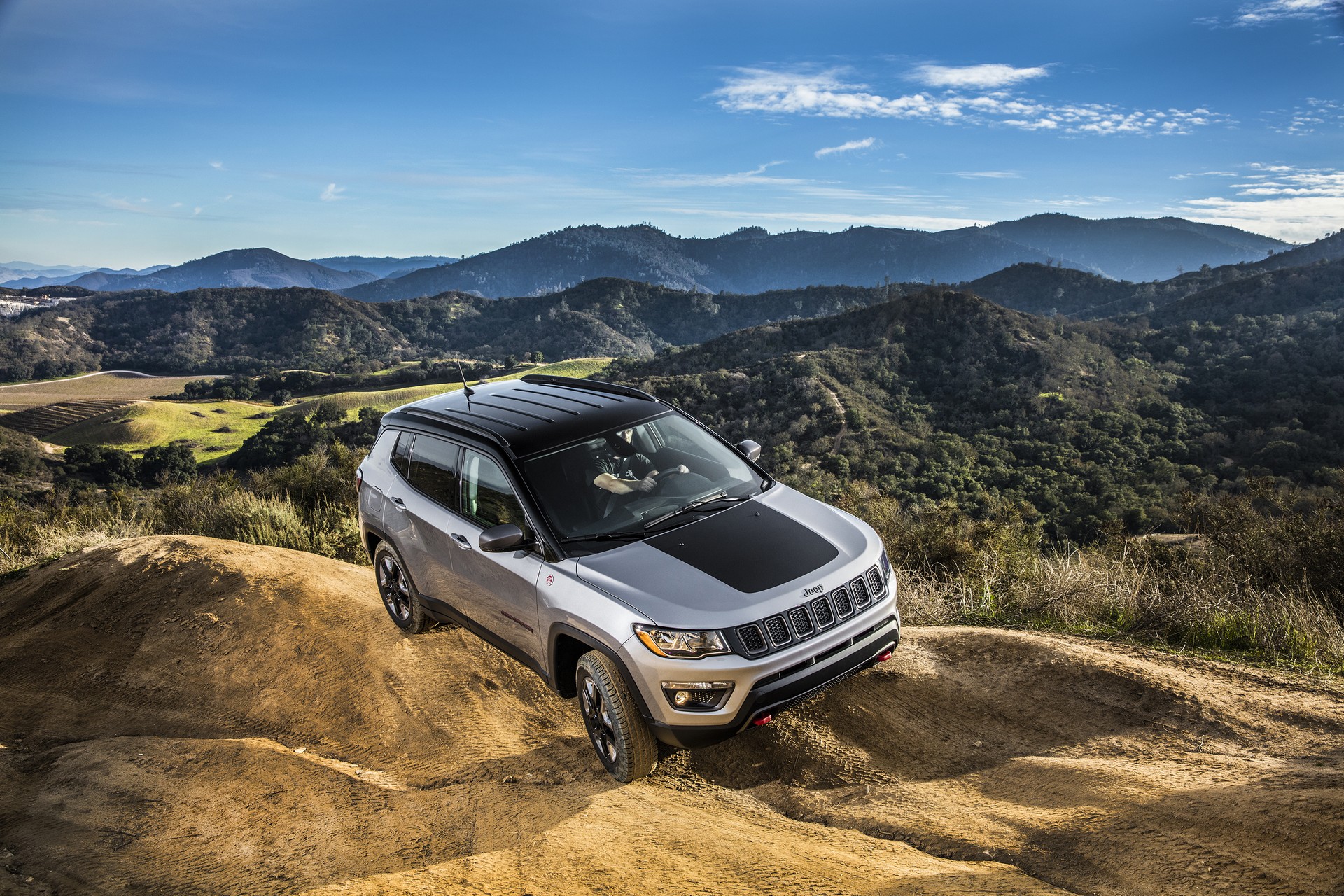 2019-Jeep-Compass-27 2019 Jeep Compass Upland Special Edition Gives The Entry-Level Model Trailhawk Looks