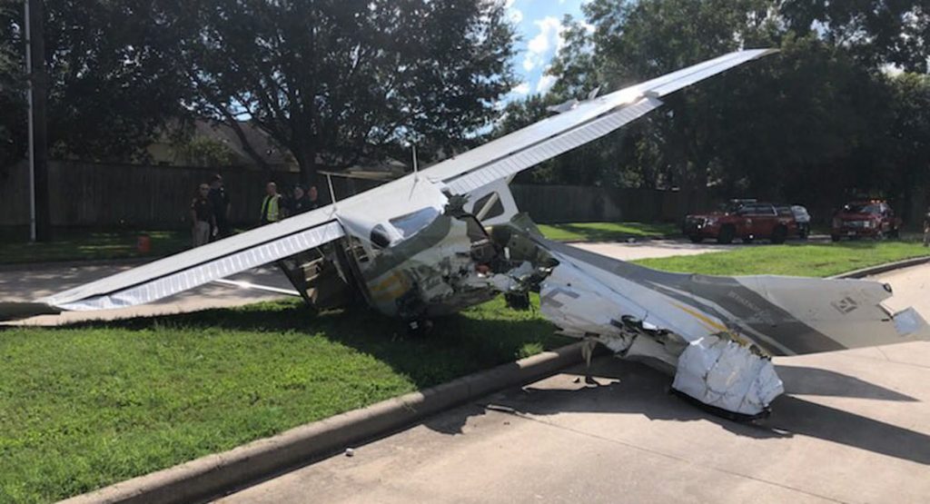 DEA Plane Crash-Lands At Texas Street, Hits Tesla Model X And Toyota Corolla