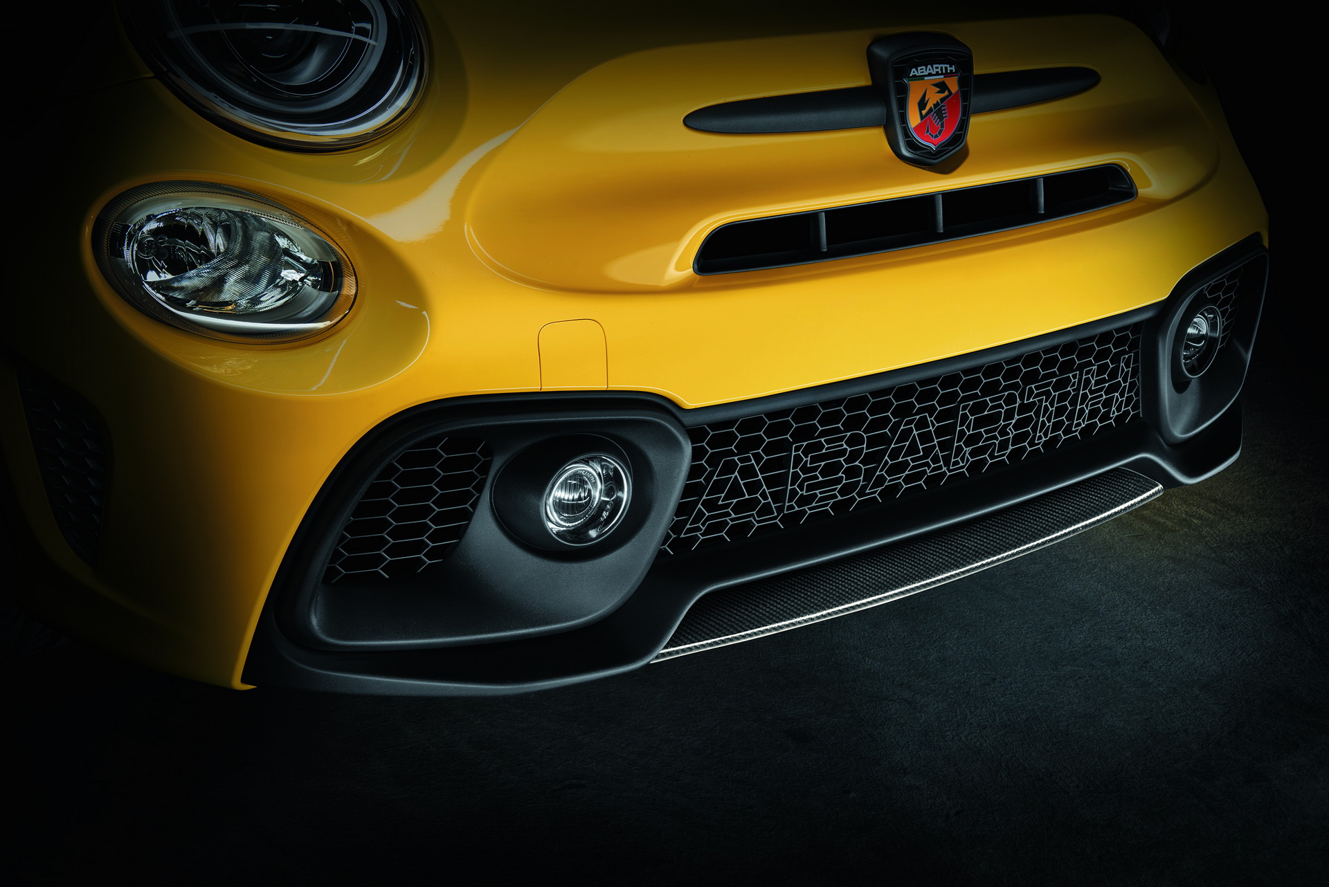 2019-Abarth-595-09 Abarth Updates 595 Range With Five Models And Up To 177HP