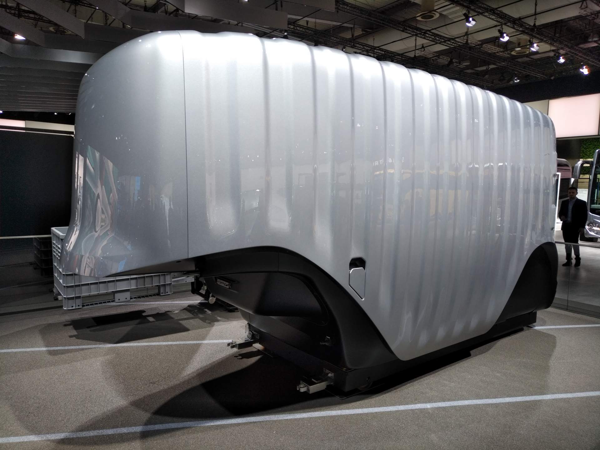 Mercedes-Vision-Urbanetic-at-2018-Hannover-CV-Show-25 Mercedes-Benz Vision Urbanetic Is The Swiss Army Knife Of Autopods (Live Images)