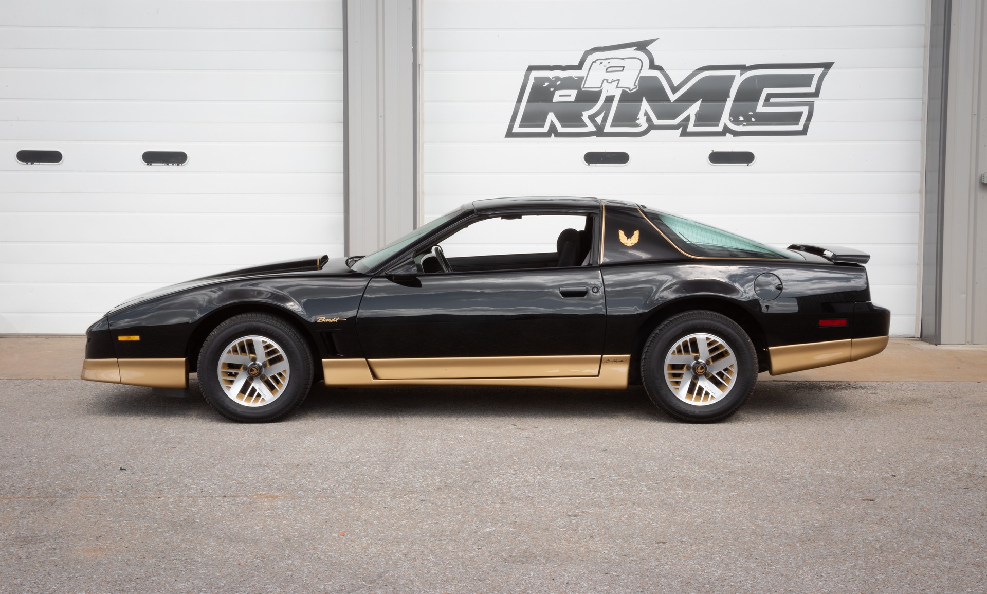 Burt Reynolds Auction-30 Burt Reynolds’ 1978 Pontiac Firebird Trans Am Is Going Up For Auction