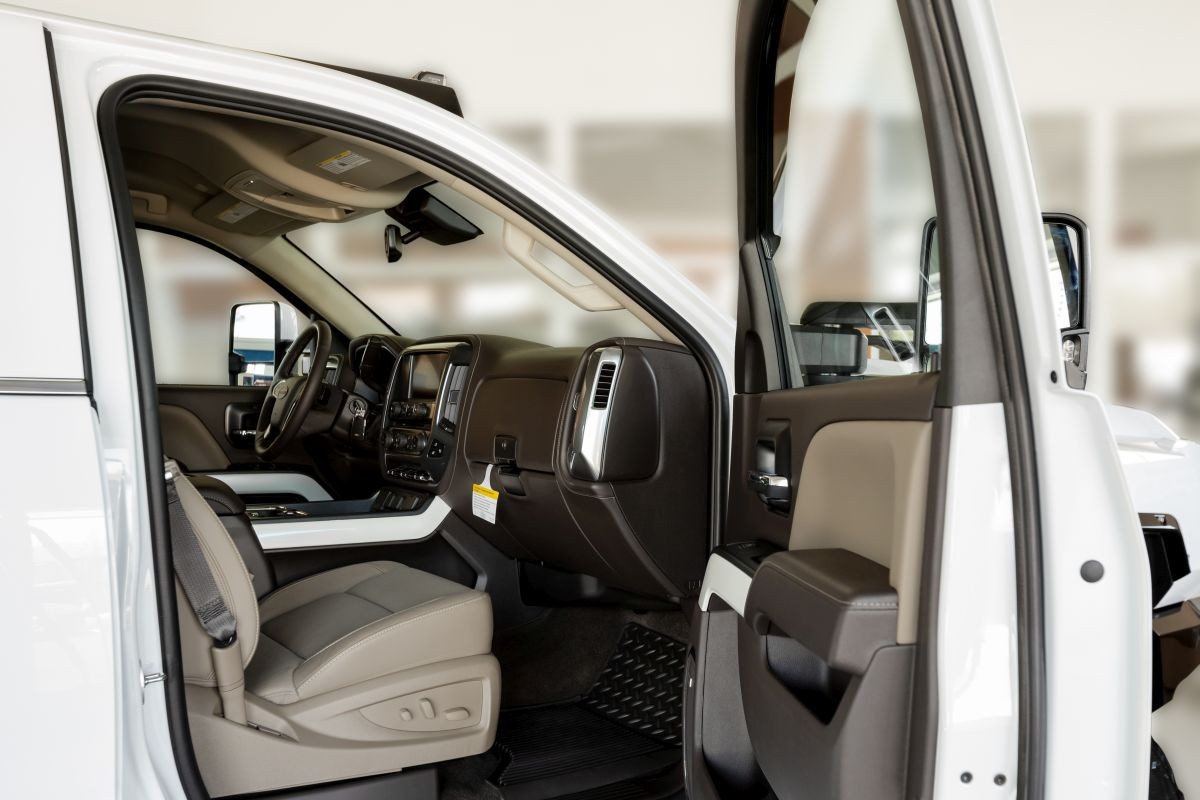 Bureko-6x6-based-on-Chevrolet-Silverado-3 Chevy Silverado Goes To Czech Republic, Returns As The Brutal Bureko 6×6