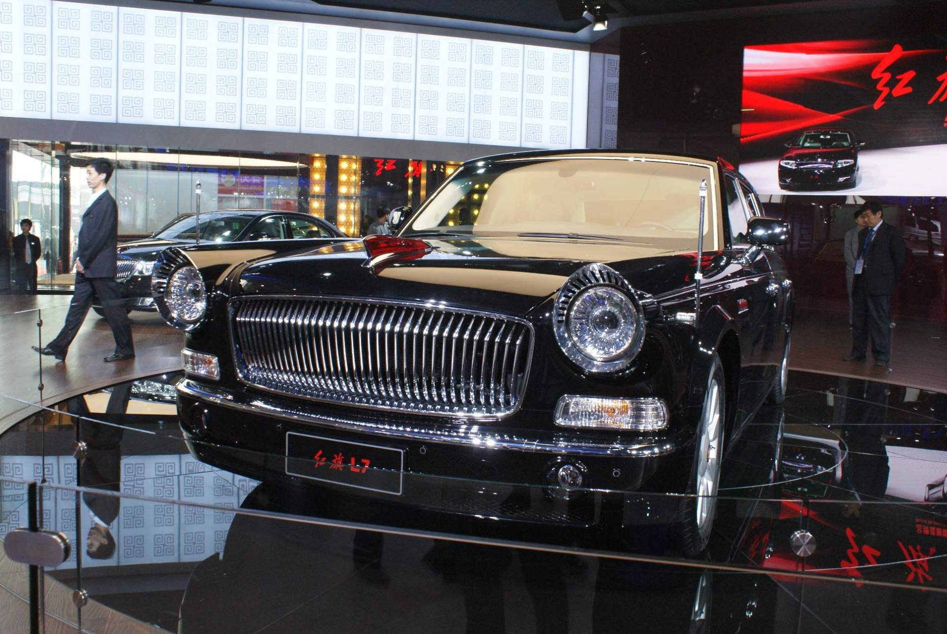 Hongqi-L7-1 Former Rolls-Royce Design Boss Lands Job At China’s Hongqi
