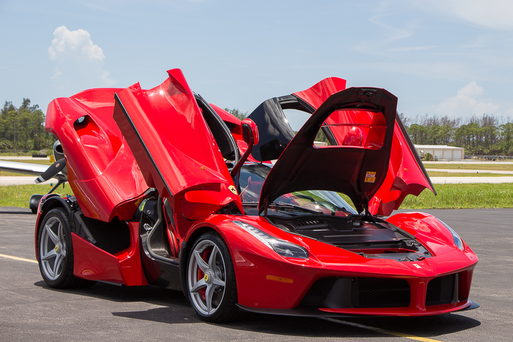 2015-LaFerrari-Auction-44 2015 LaFerrari Fails To Sell On Online Auction Despite $3.1 Million Bid