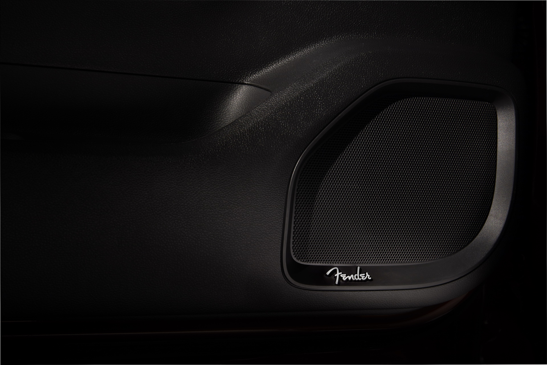 nissan-titan-fender-sound-system-panasonic-5 2019 Nissan Titan Will Rock You With Fender Premium Sound System