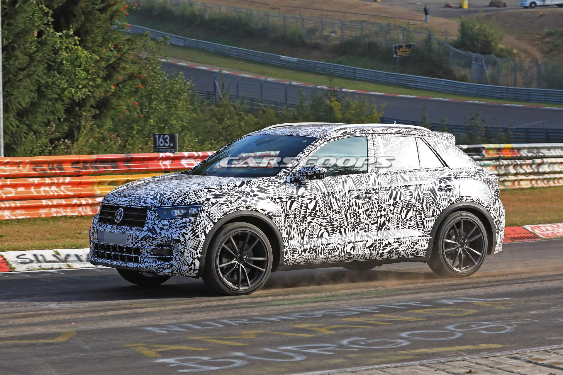 VW-T-Roc-R-spy-shots-37 VW T-Roc R Parades Final Production Body At The Nürburgring