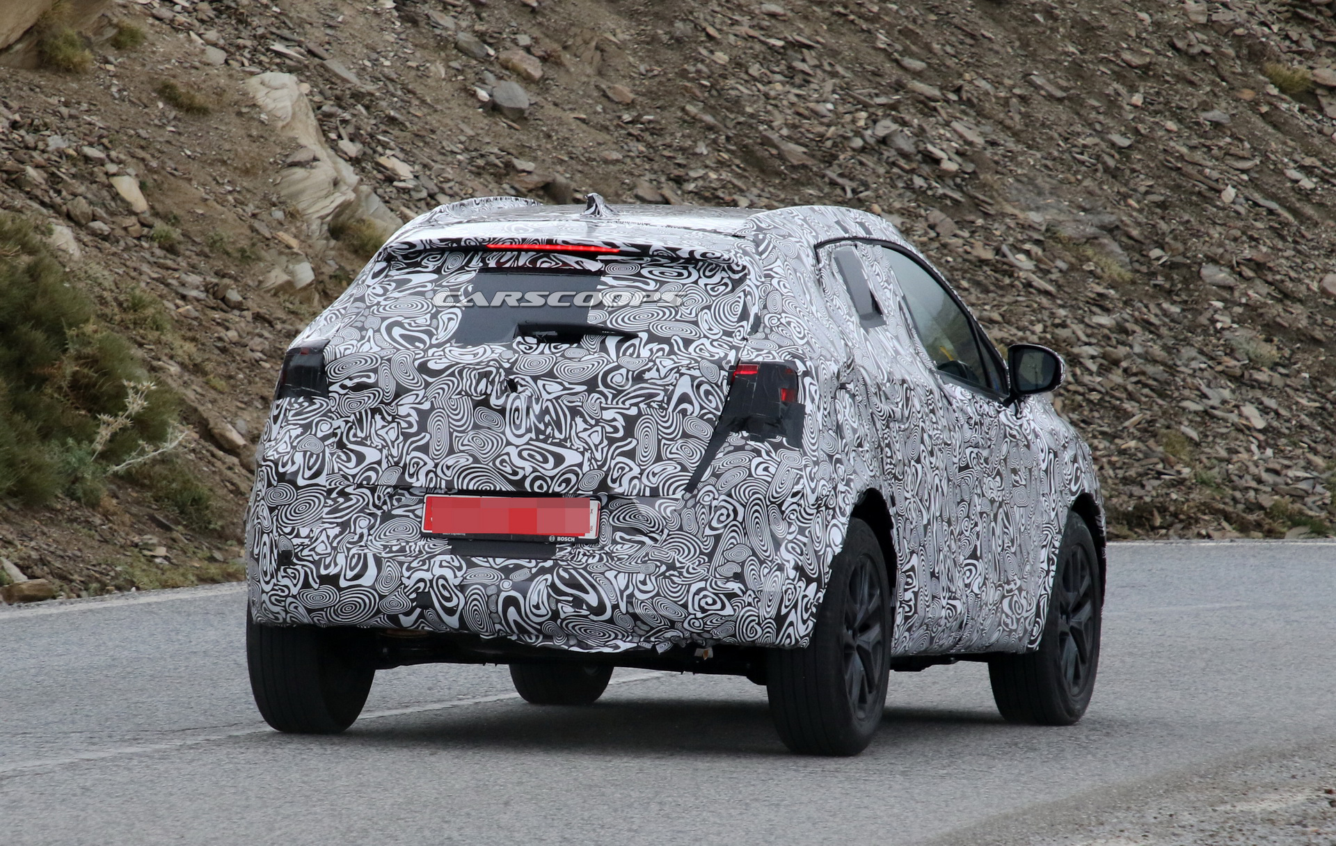 renault-clio-crossover-spy-shots-8 Renault Clio-Based Crossover Coming Straight For The Fiesta Active