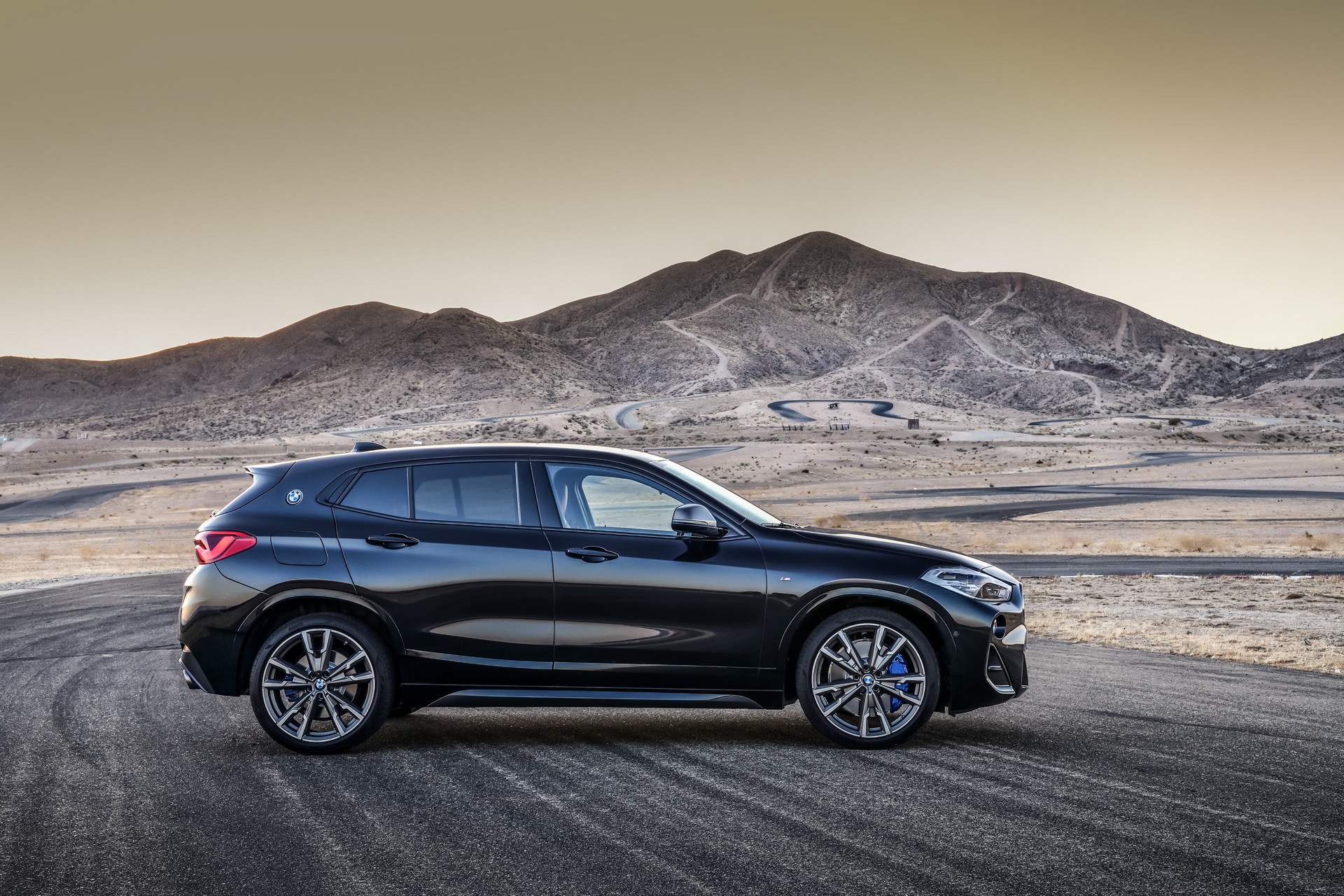 BMW X2 M35i-8 2019 BMW X2 M35i Combines 302 HP With A Hatchback-Like Body