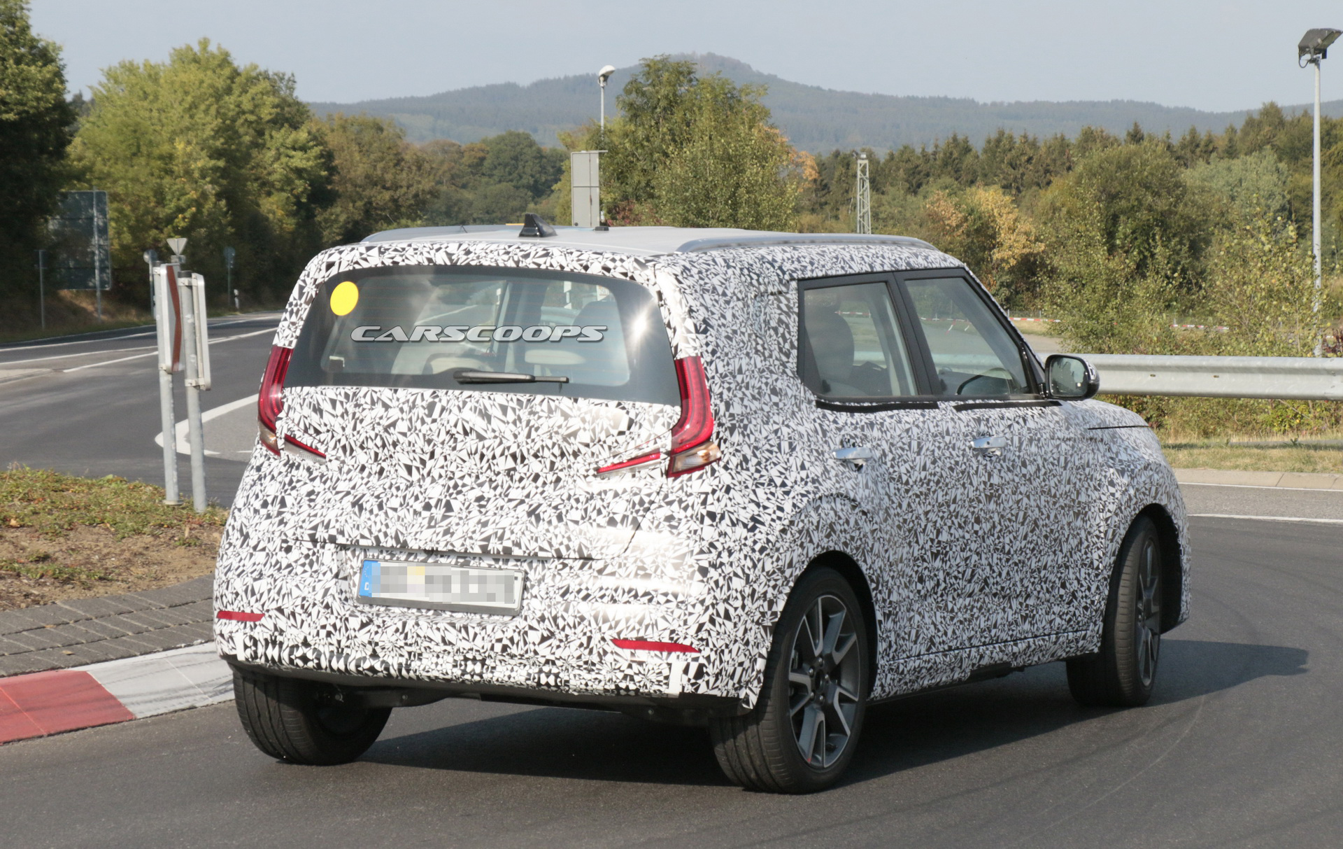 2020-kia-soul-ev-spy-less-cladding-8 2020 Kia Soul And Soul EV Set For A Los Angeles Debut