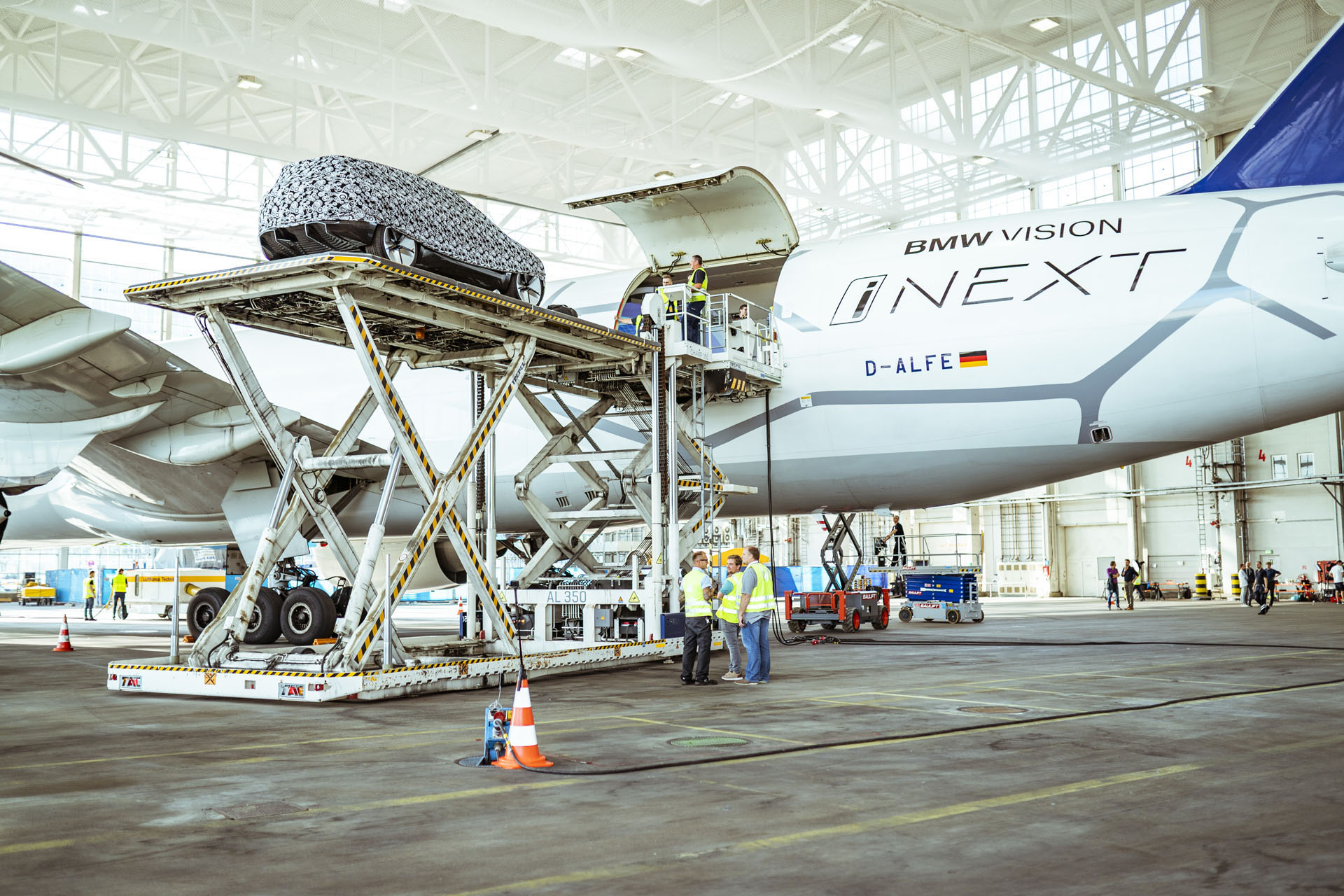 bmw-vision-inext-048 BMW Vision iNext Shows The Way Forward For A New Electric SUV