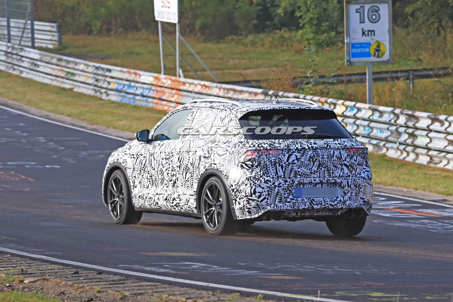 VW-T-Roc-R-spy-shots-32 VW T-Roc R Parades Final Production Body At The Nürburgring