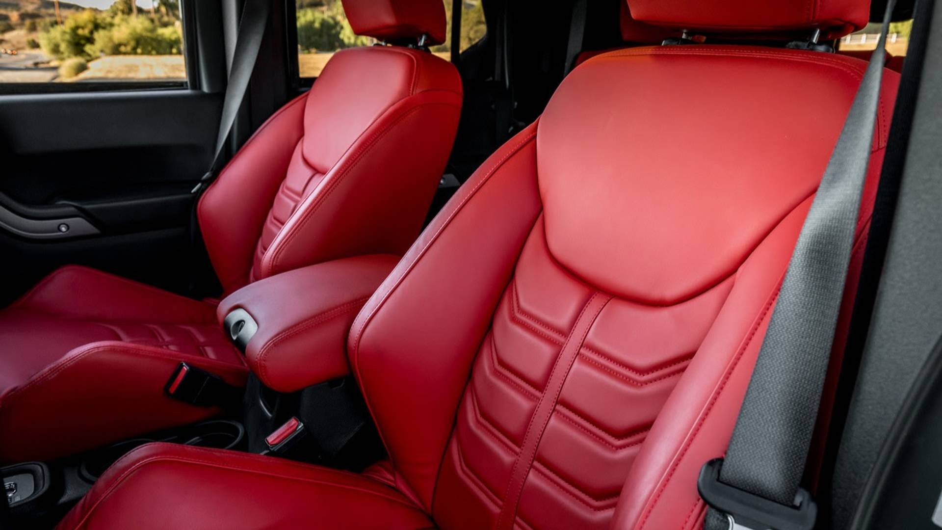 Rezvani-Tank-X-16 Rezvani Tank X Is A $260,000, Hellcat-Powered Beast