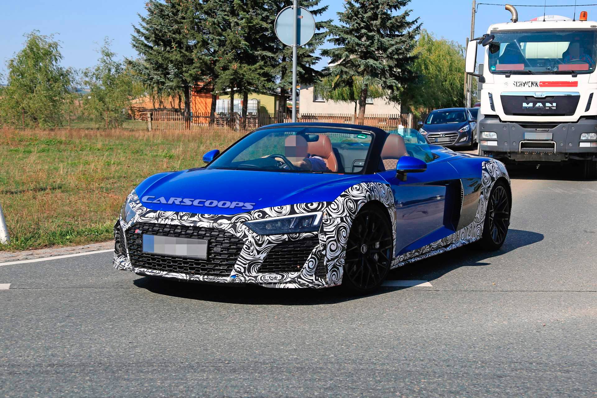 2019-Audi-R8-Spyder-spy-shots-3 2019 Audi R8 Spyder Makes Topless Spy Debut
