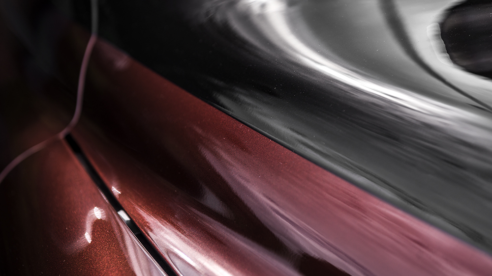 London Taxi-5 Kahn Upgrades The Iconic TX4 London Taxi To Rolls-Royce Standards Of Luxury