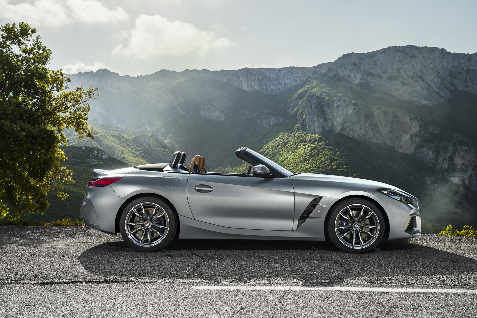 2019-bmw-z4-12 BMW’s Paris Auto Show Lineup Announced, Includes New Z4, 8-Series Models