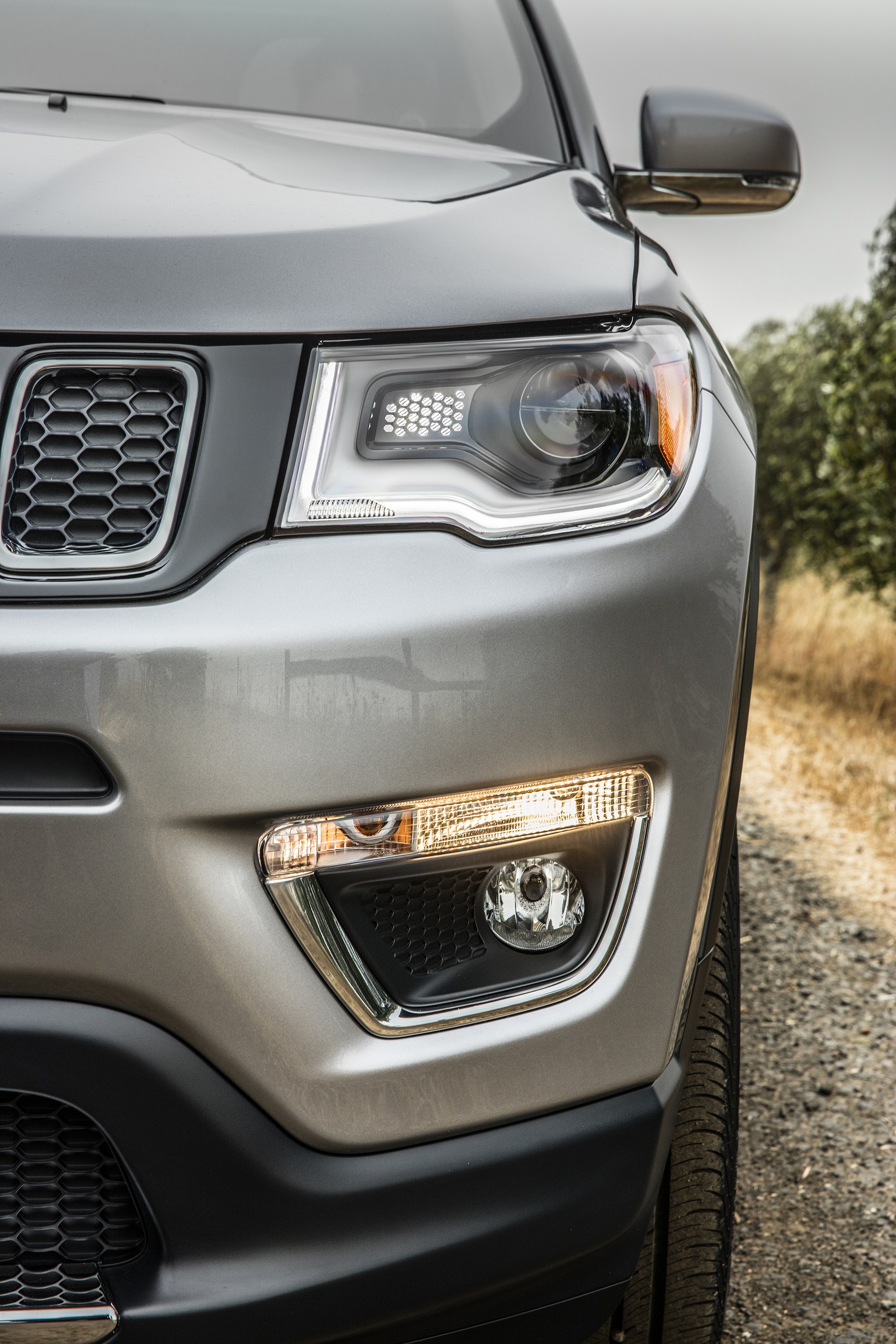 2019-Jeep-Compass-14 2019 Jeep Compass Upland Special Edition Gives The Entry-Level Model Trailhawk Looks